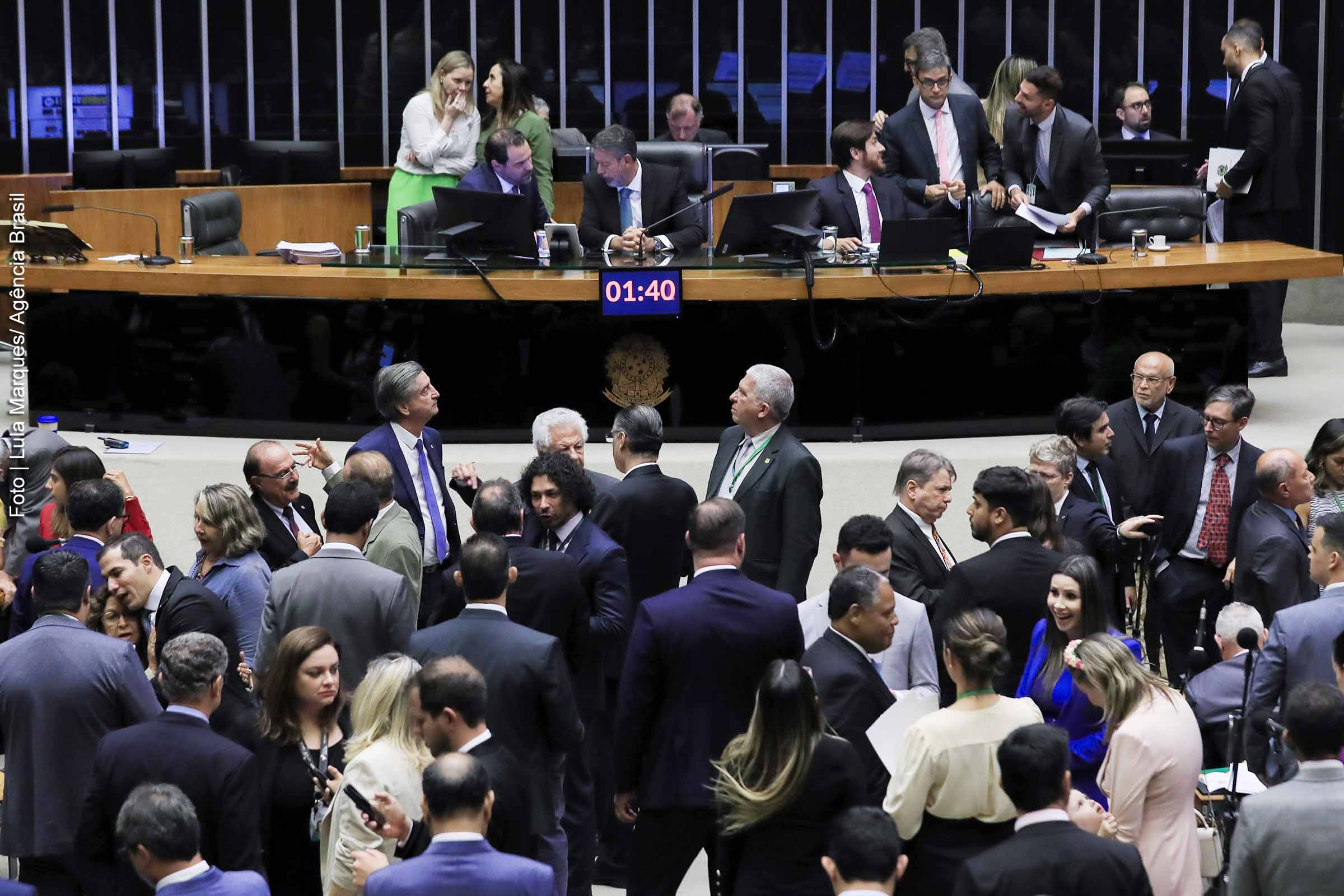 Câmara dos Deputados aprova urgência e minirreforma eleitoral vai a Plenário.