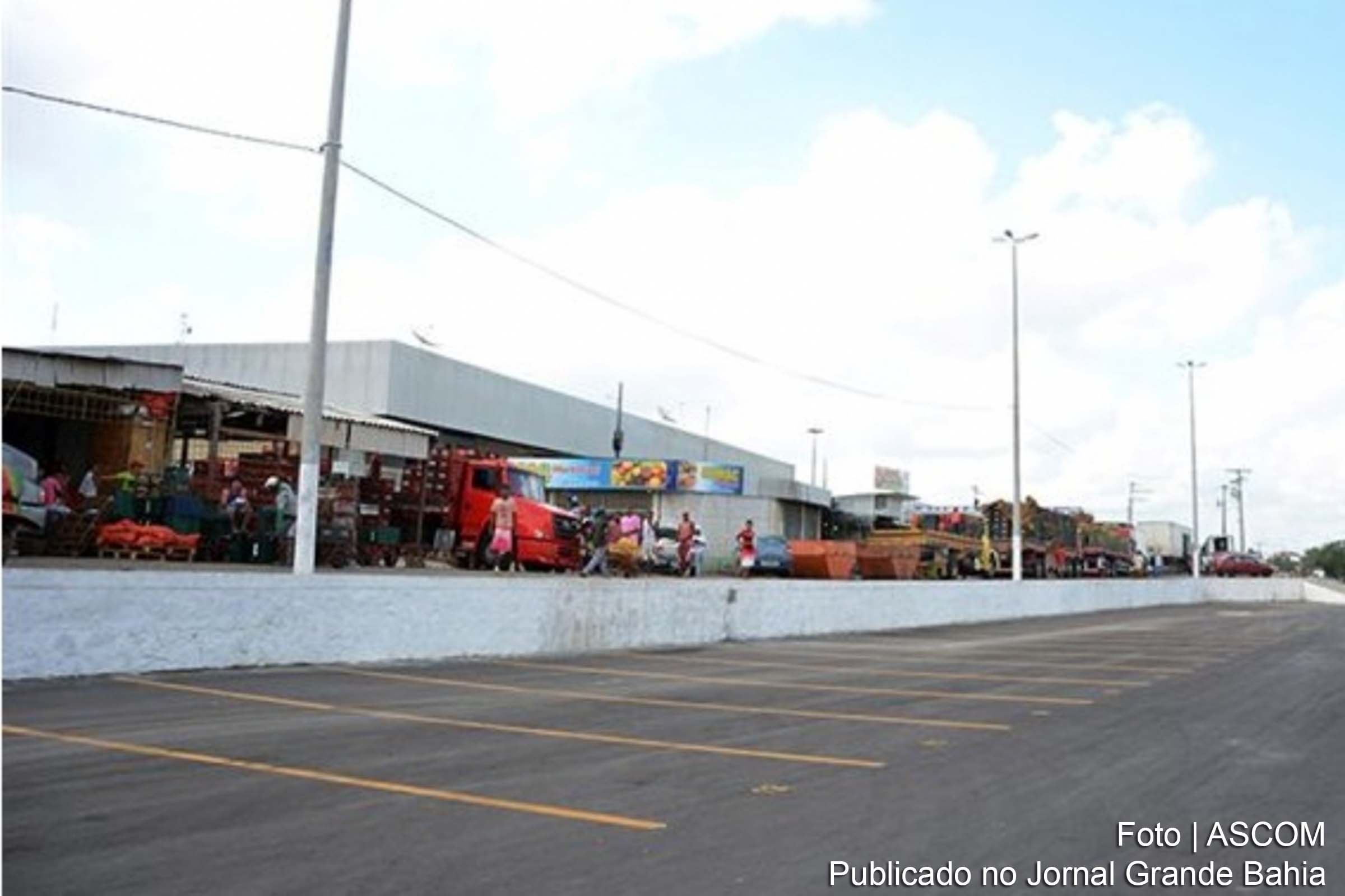 As obras de revitalização no Centro de Abastecimento continuam, visando melhorar a infraestrutura do local.