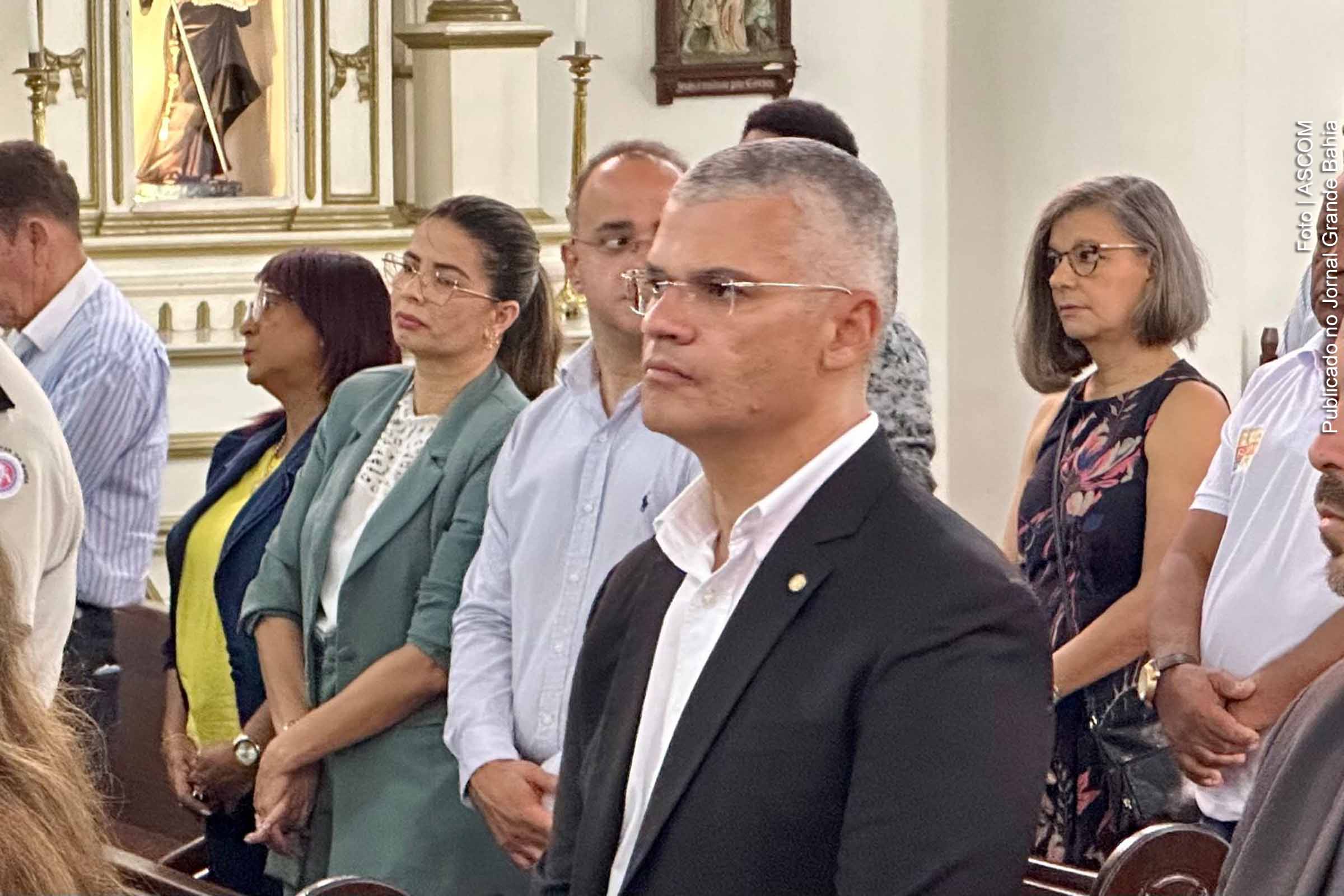 Deputado Pablo Roberto participa de missa em homenagem aos 190 anos de emancipação política de Feira de Santana.