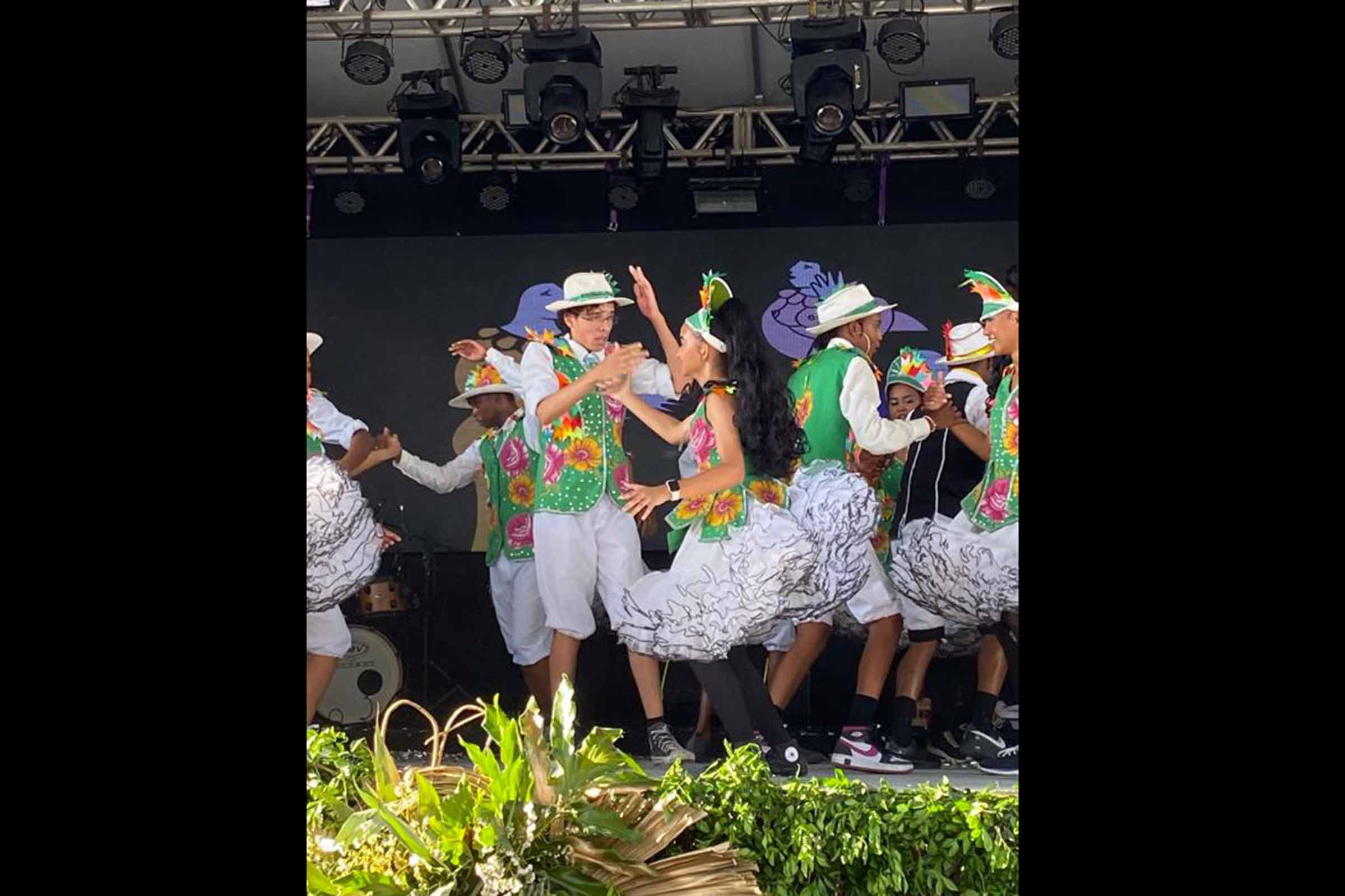 Estudantes da Rede Estadual de Feira de Santana celebram a leitura na 16ª Feira do Livro