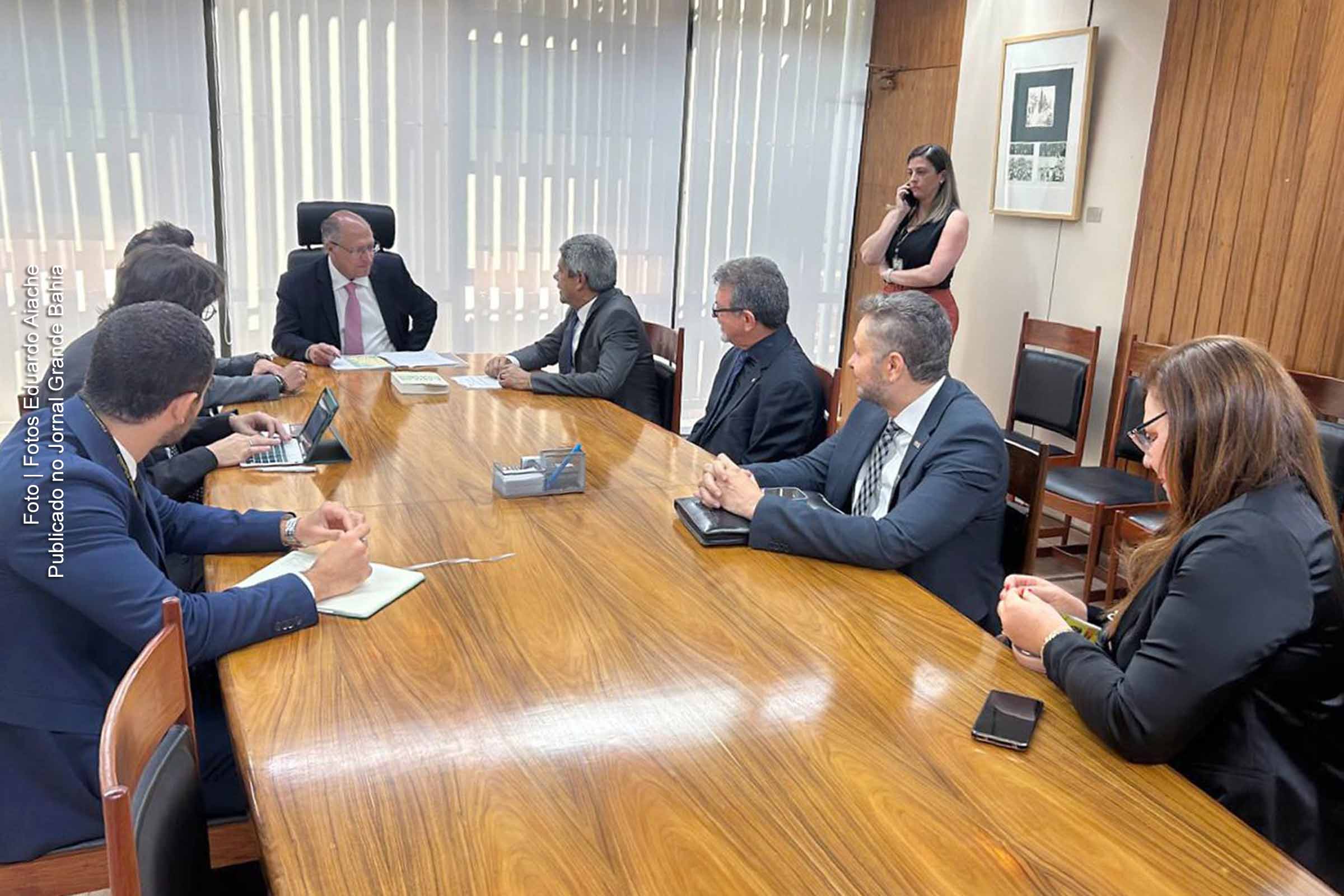 Governador Jerônimo Rodrigues se reúne com o vice-presidente Geraldo Alckmin em Brasília para discutir oportunidades de investimento na Bahia.
