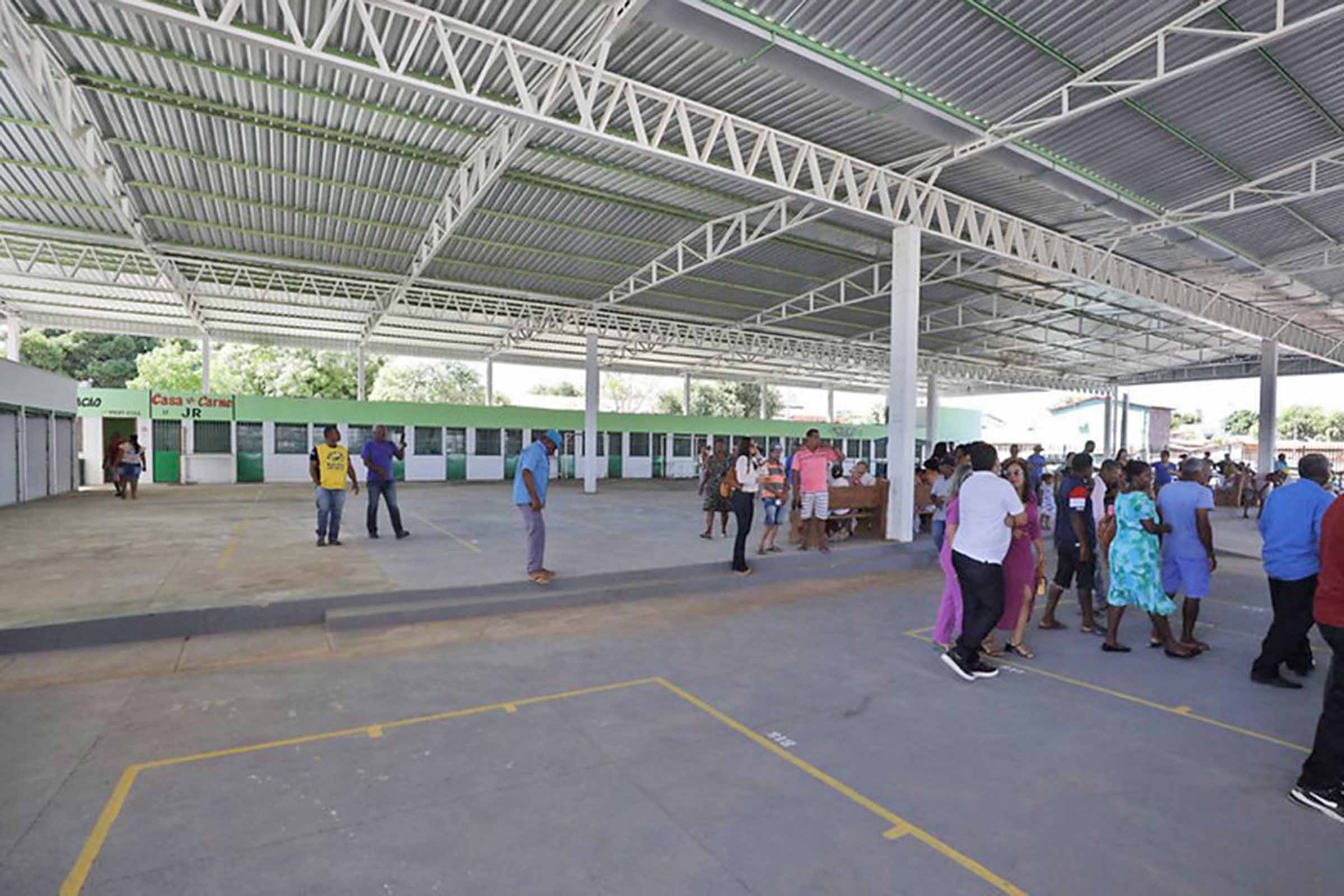 Governo Jerônimo entrega Mercado Municipal e Unidade de Beneficiamento de Mel em Bom Jesus da Lapa.