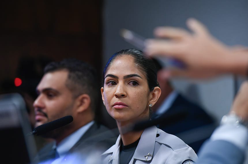 Policial militar relata extrema violência no 8 de Janeiro de 2023 em depoimento à CPMI