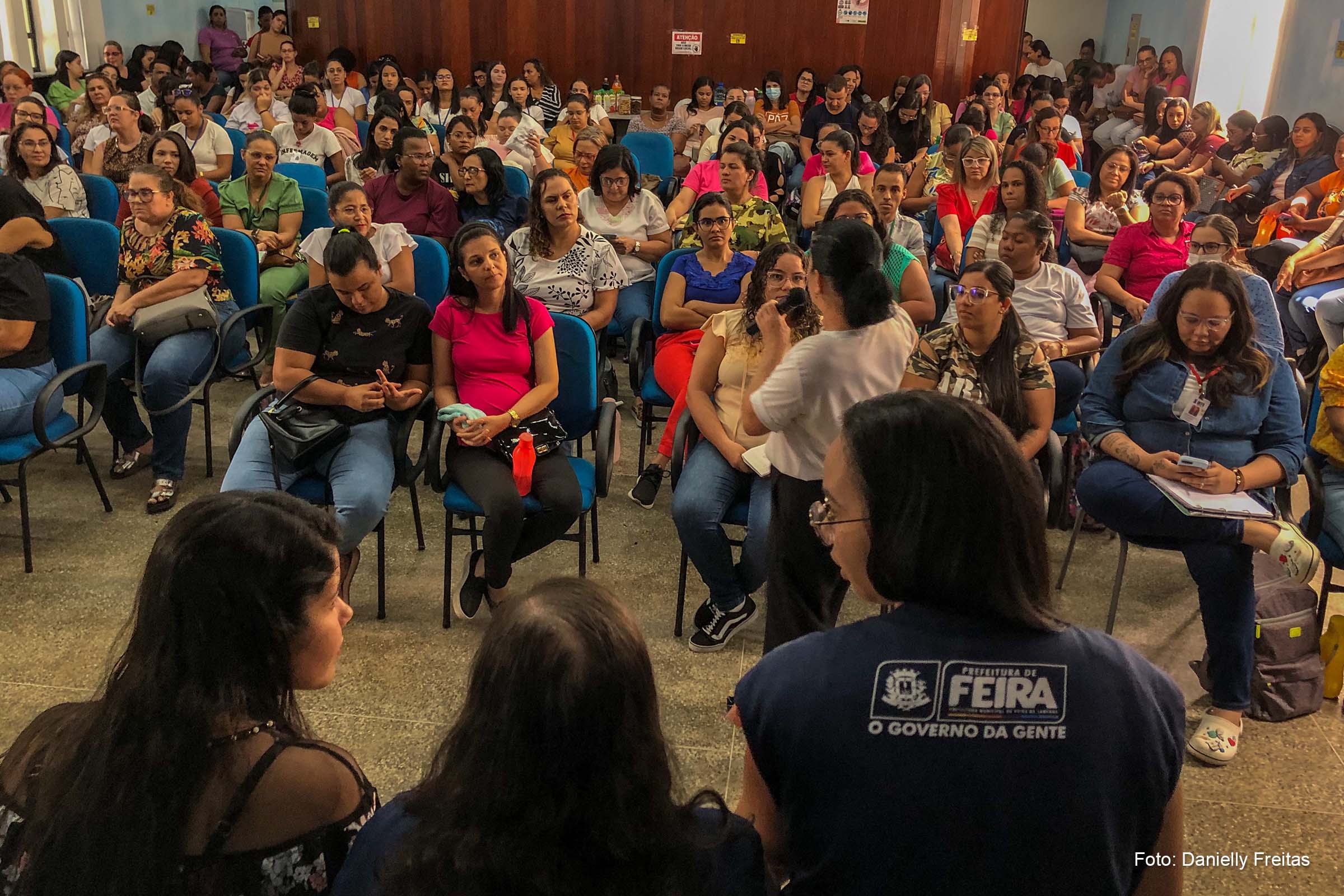 A palestra abordou os riscos e as formas de transmissão do HTLV.
