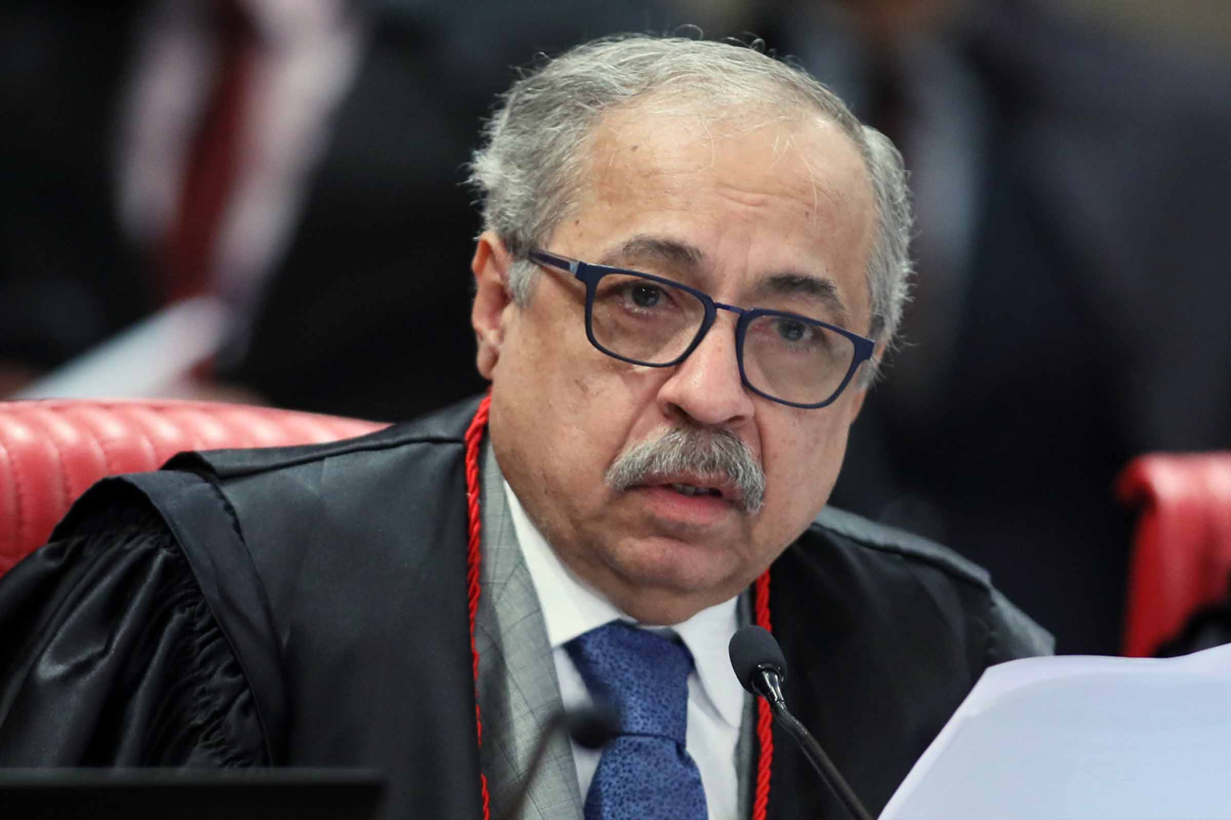 Decisão do ministro do STJ Og Fernandes autoriza enviou R$ 12 milhões para a Secretaria de Segurança Pública da Bahia e R$ 3 milhões para a Polícia Federal na Bahia, provenientes de um acordo com um investigado na Operação Faroeste, que apura venda de sentenças no TJ-BA. O acordo foi feito com o Grupo Horita e o processo está em segredo de justiça. A operação teve novas fases deflagradas recentemente.