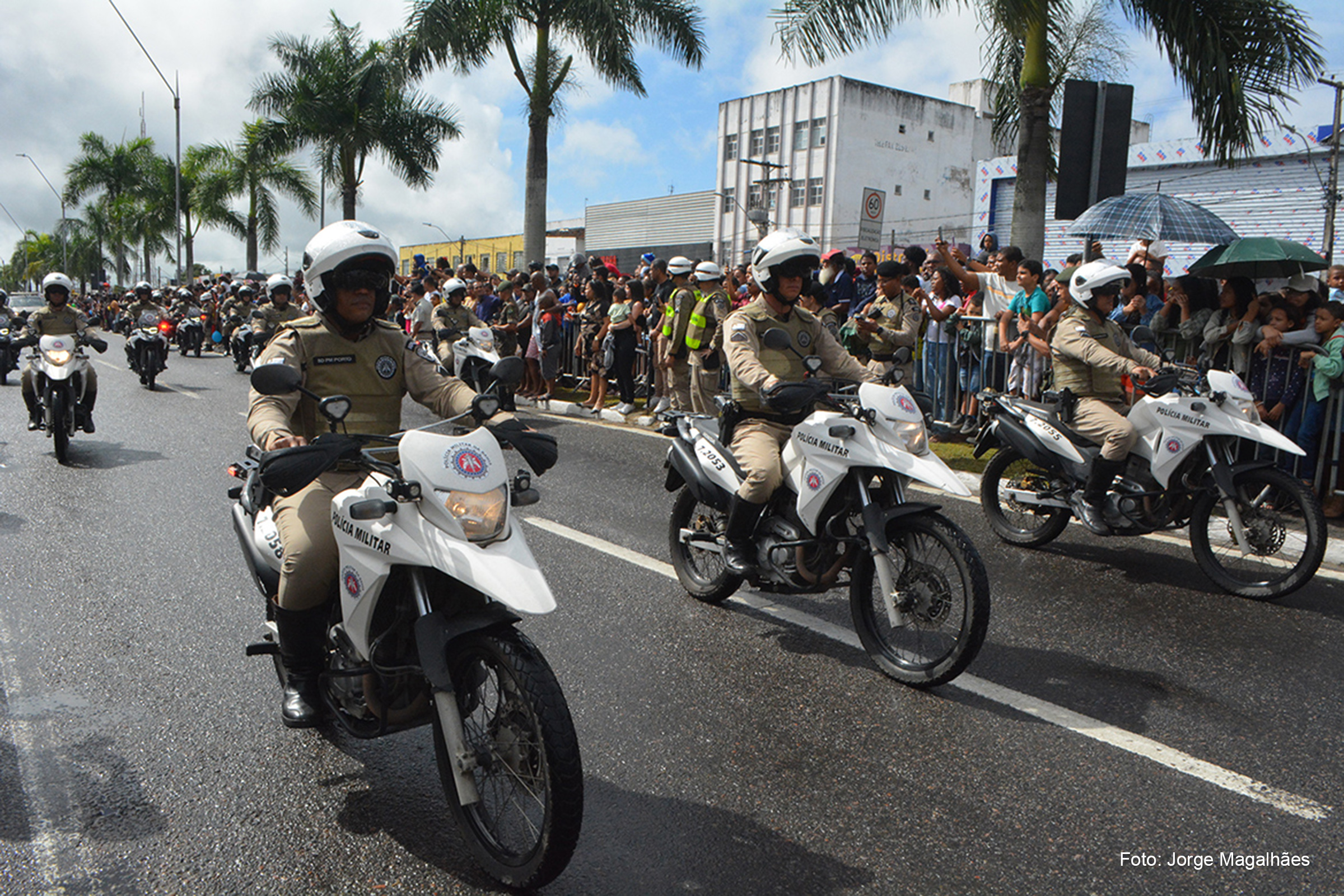 Mesmo com chuva, milhares de feirenses se reuniram para celebrar o 7 de Setembro no tradicional desfile cívico.