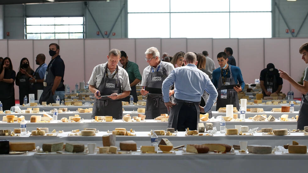 O evento avaliou mais de 1600 queijos em 2023, e o queijo brasileiro foi o único não europeu a receber essa honra. (Foto: Benjamin Dubuis)
