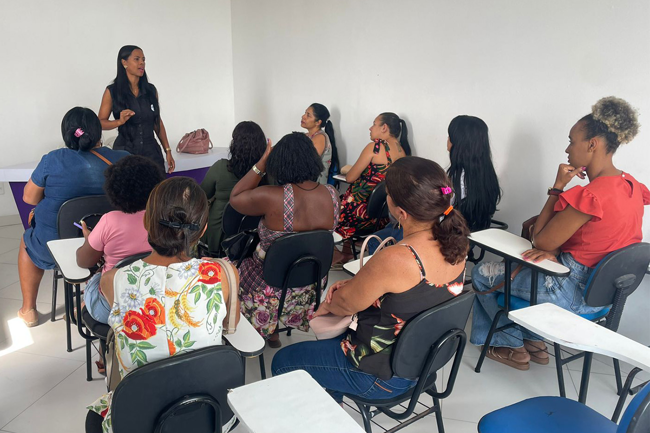 Quatro turmas foram formadas, totalizando cerca de 80 alunas. (Foto: Saiuri Gawski/PMFS)