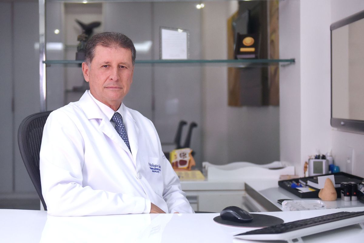 Retornando de Verona, Itália, onde foi principal palestrante de conclave internacional de Otorrinolaringologia, o consagrado médico Washington Almeida.