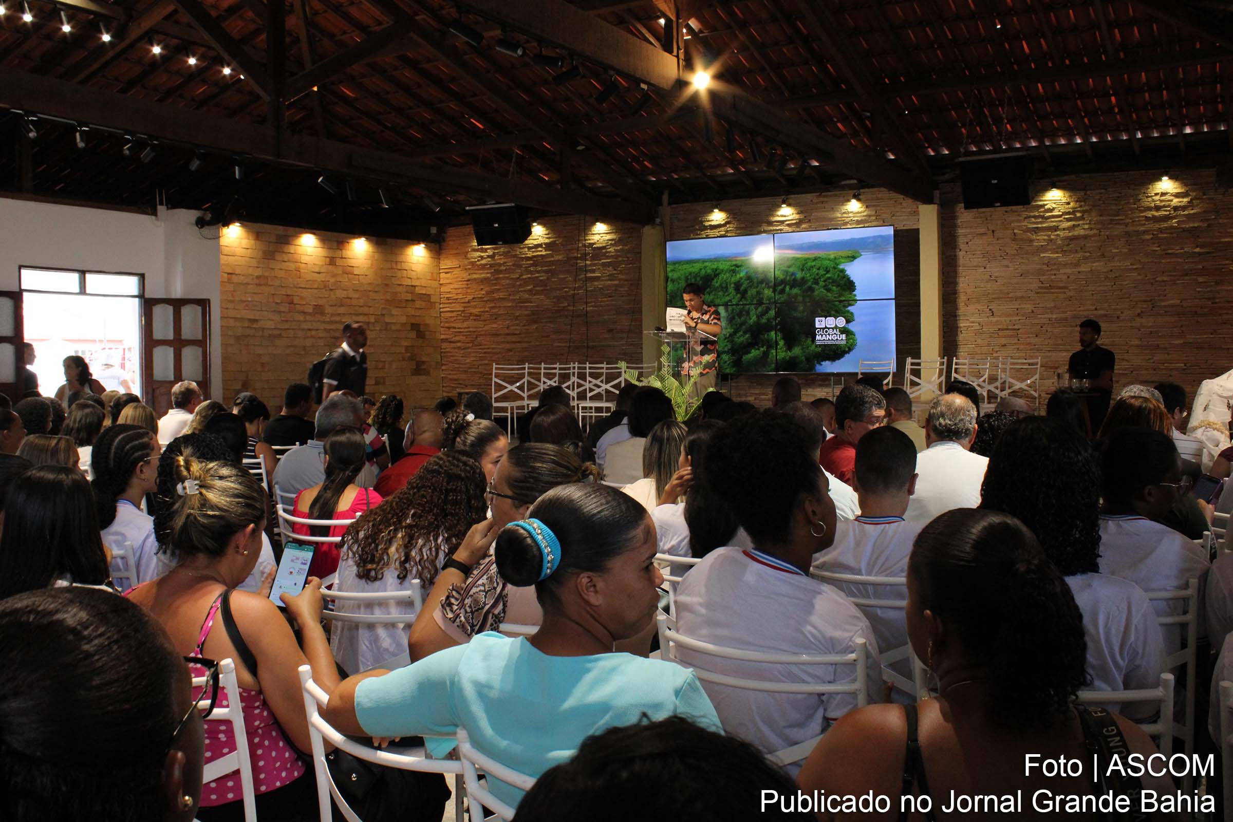 O evento visa discutir práticas de preservação dos manguezais e inclui uma série de palestras.