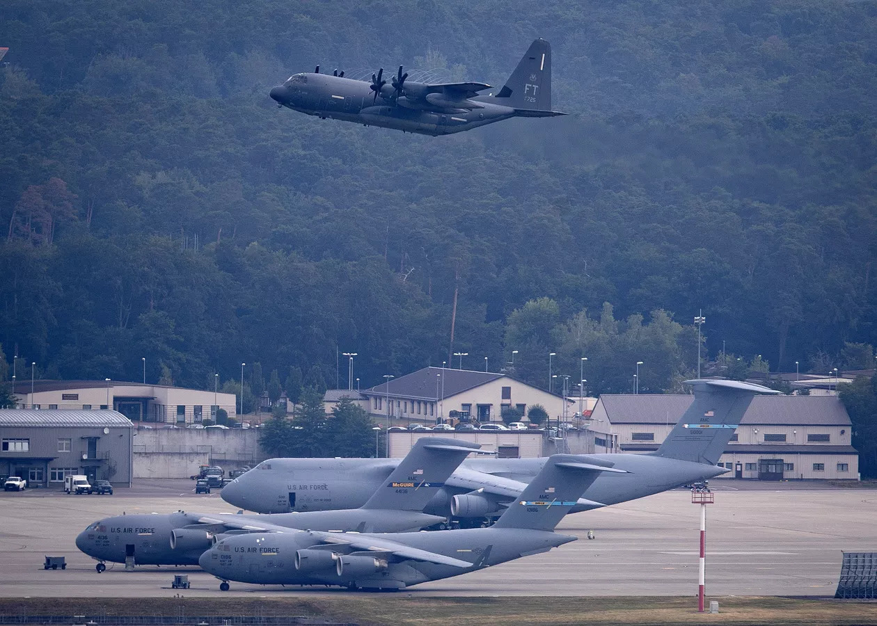 Máfia italiana desvia 800 mil litros de querosene de oleoduto da OTAN