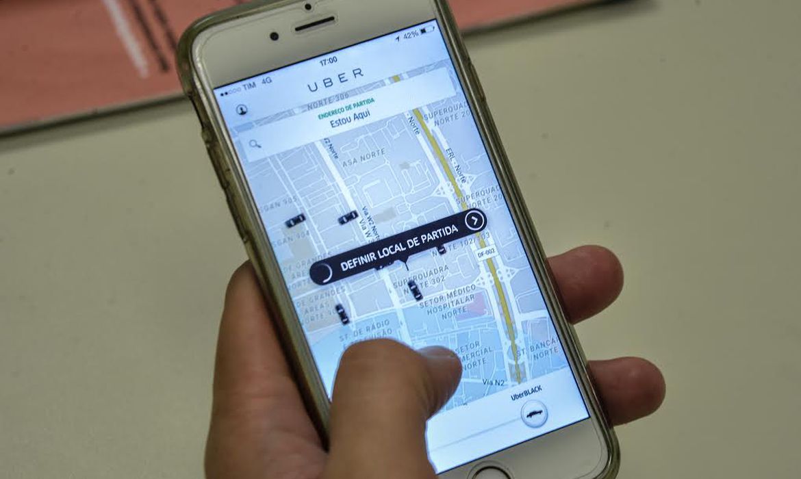 Levantamento analisa impacto da mobilidade por aplicativo nas oportunidades de emprego e acessibilidade aos serviços públicos. (Foto: Marcello Casal Jr/Agência Brasil)