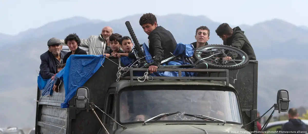 Mais da metade dos habitantes do enclave já fugiu.