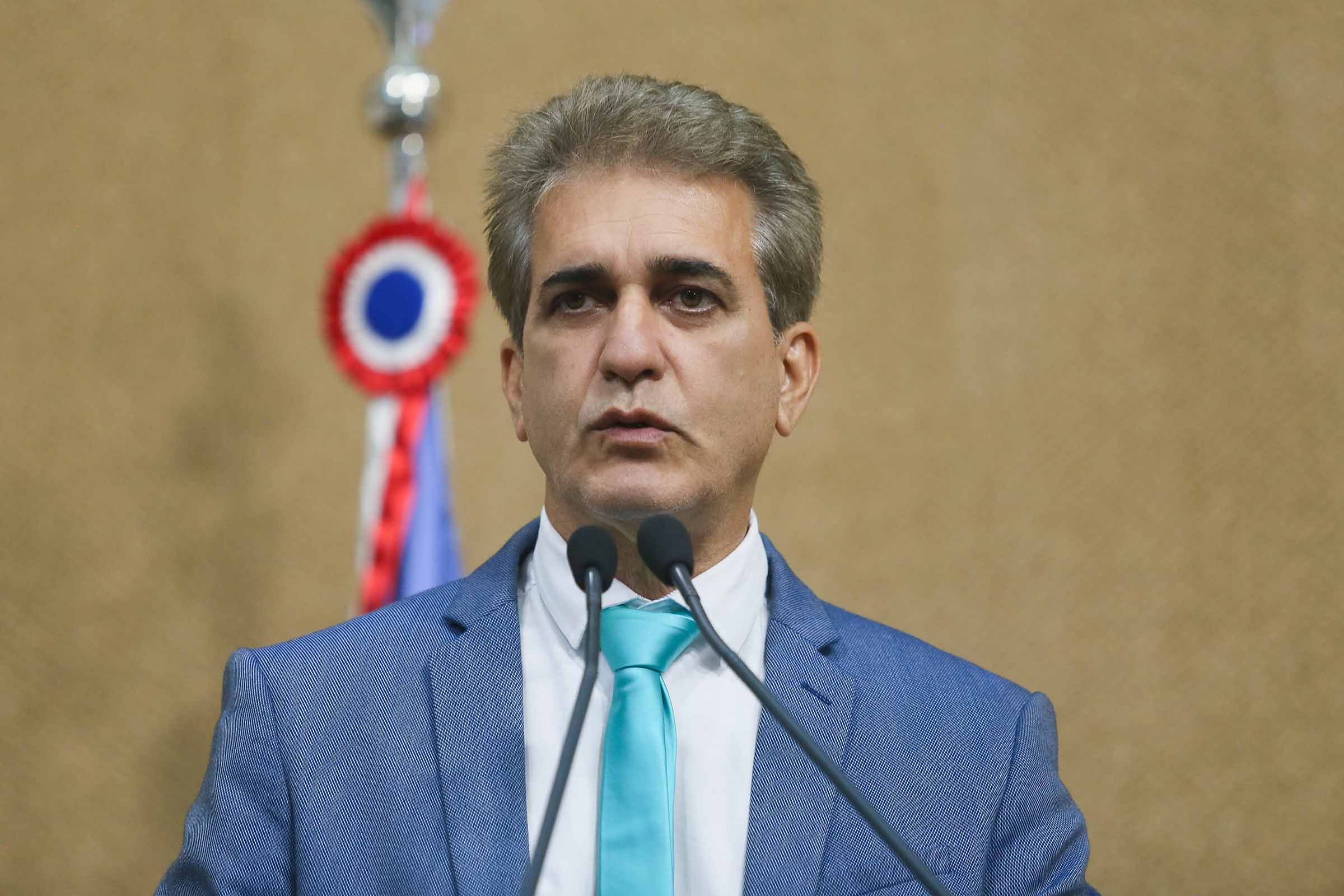 O Partido dos Trabalhadores reúne militância em plenária para discutir táticas políticas e eleitorais em preparação para as eleições de 2024, com a presença do pré-candidato Robinson Almeida à prefeito de Salvador.
