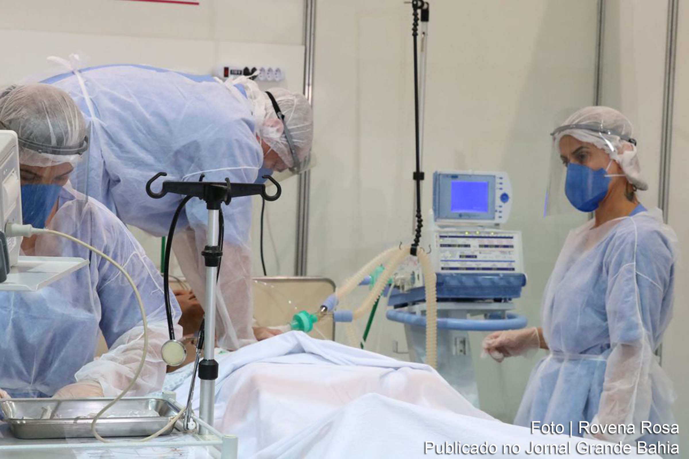 Representantes de trabalhadores e empregadores do setor privado buscam resolver impasse salarial das categorias de enfermagem.