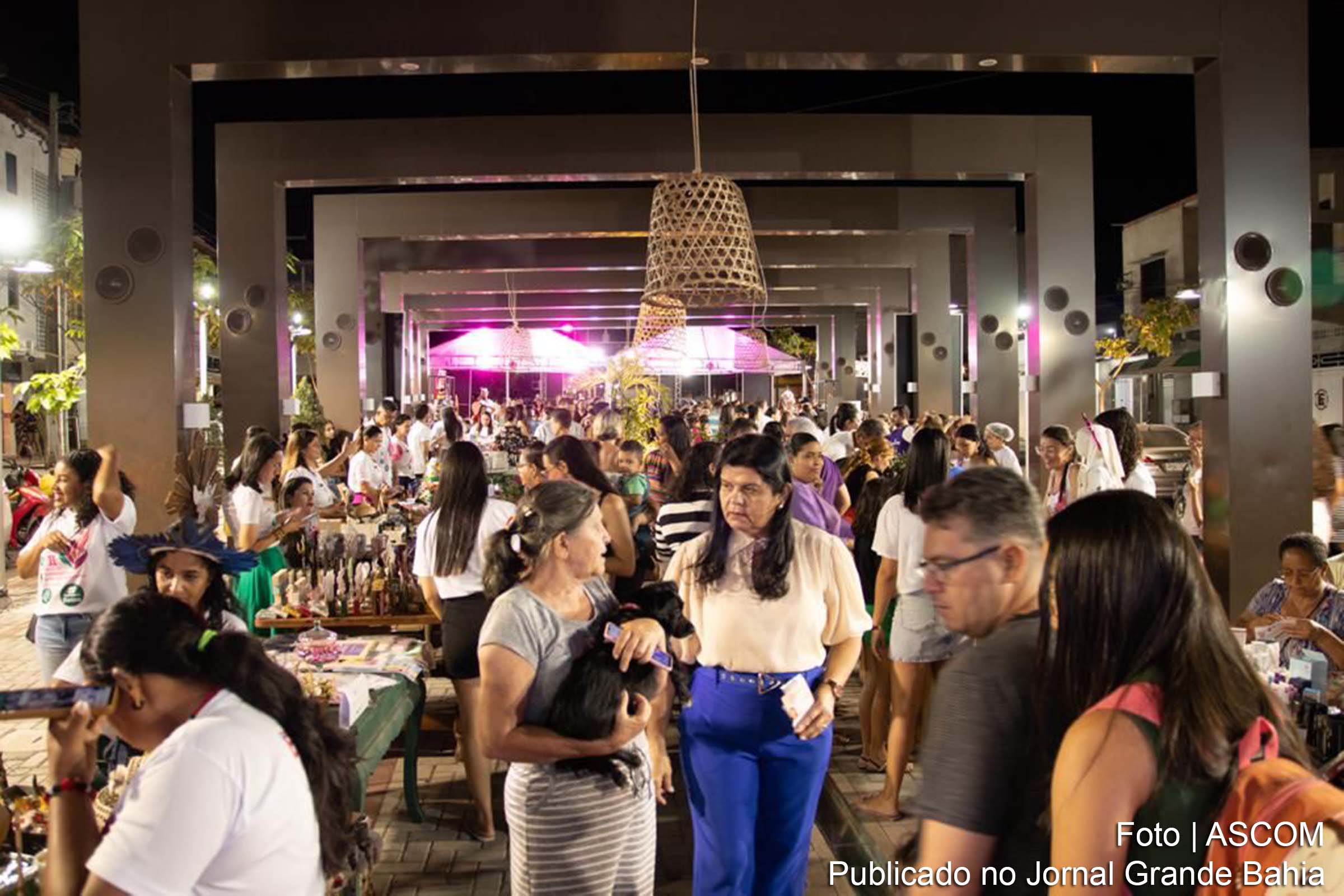 Festivais, congressos e encontros atraem moradores locais e turistas em diversas regiões da Bahia.