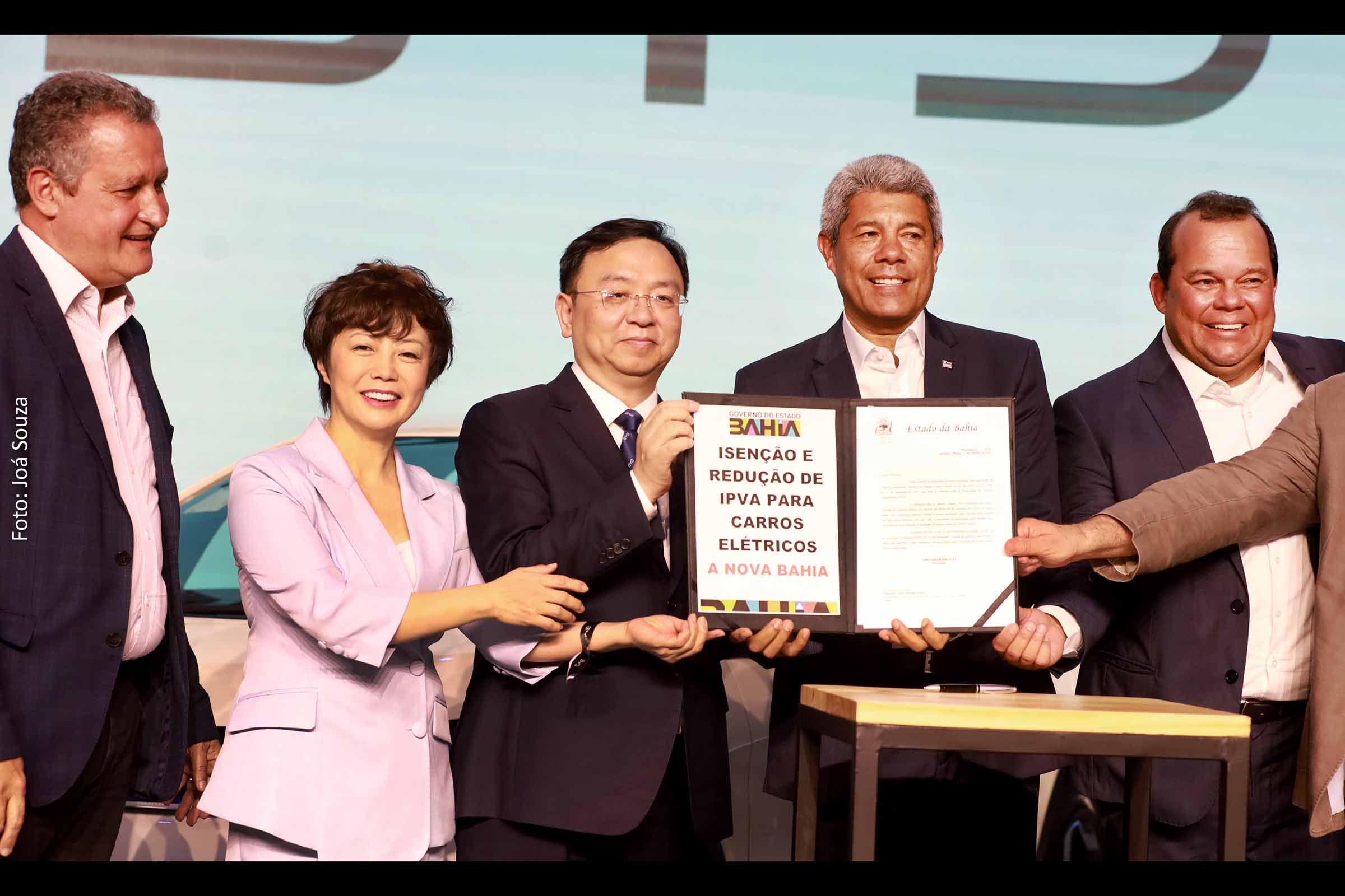 Projeto de lei que isenta IPVA de veículos elétricos visa incentivar a adoção de veículos sustentáveis e fortalecer a indústria automobilística da Bahia, diz governador Jerônimo Rodrigues.