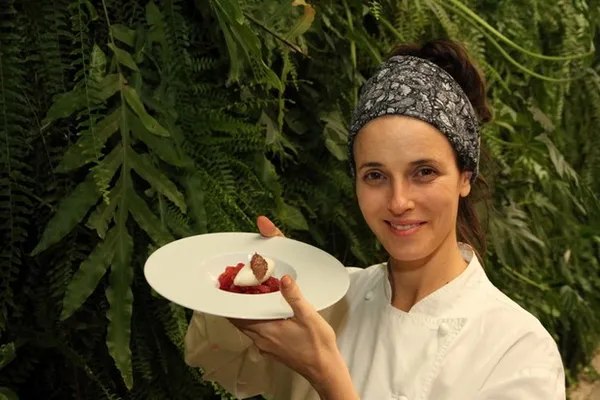 A renomada chef e jurada do MasterChef, Helena Rizzo, traz sua expertise à 5ª edição do evento gastronômico. (Foto: Divulgação)