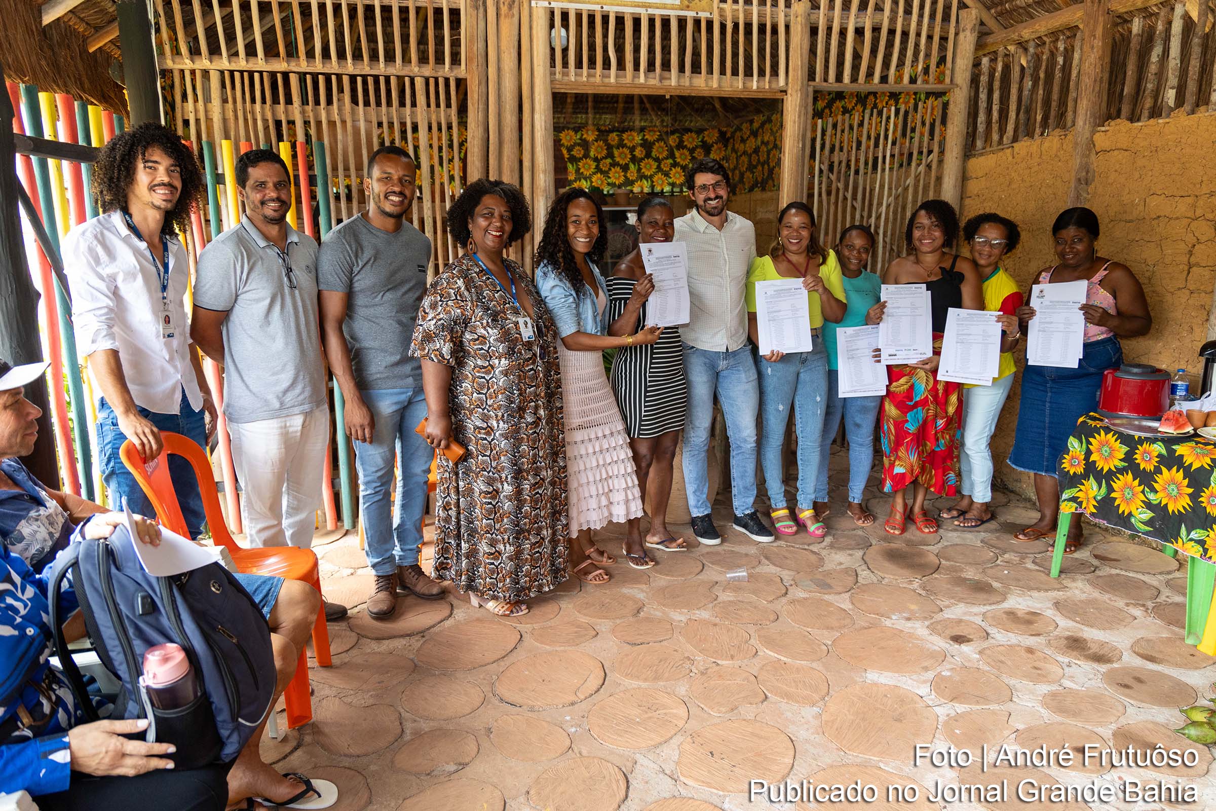 Projeto Quilombo Legal garante a entrega do Cadastro Estadual Florestal de Imóveis Rurais à comunidade.