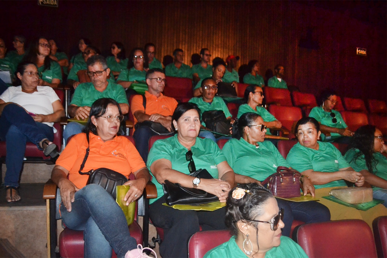 Evento reúne profissionais para discutir a prevenção e controle das arboviroses em Feira de Santana. (Foto: Thiago Paixão/PMFS)