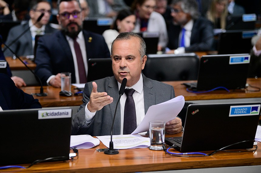 Rogério Marinho apresentou relatório favorável ao projeto de lei (PL) 2.099/2023, que segue para a CAS. (Foto: Pedro França/Agência Senado)