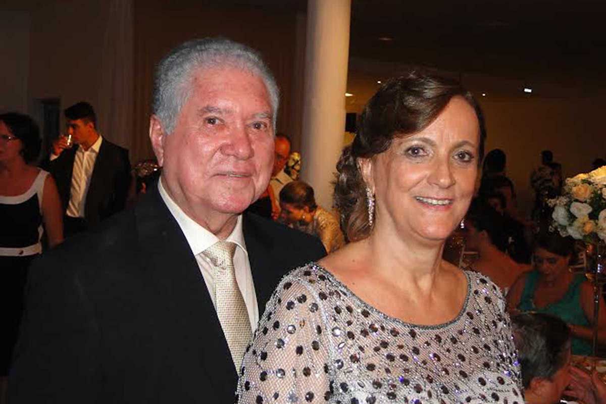 O empresário Wilson Pereira, que submetido a cirurgia vai passando bem. No flash com a esposa Maria das Graças.
