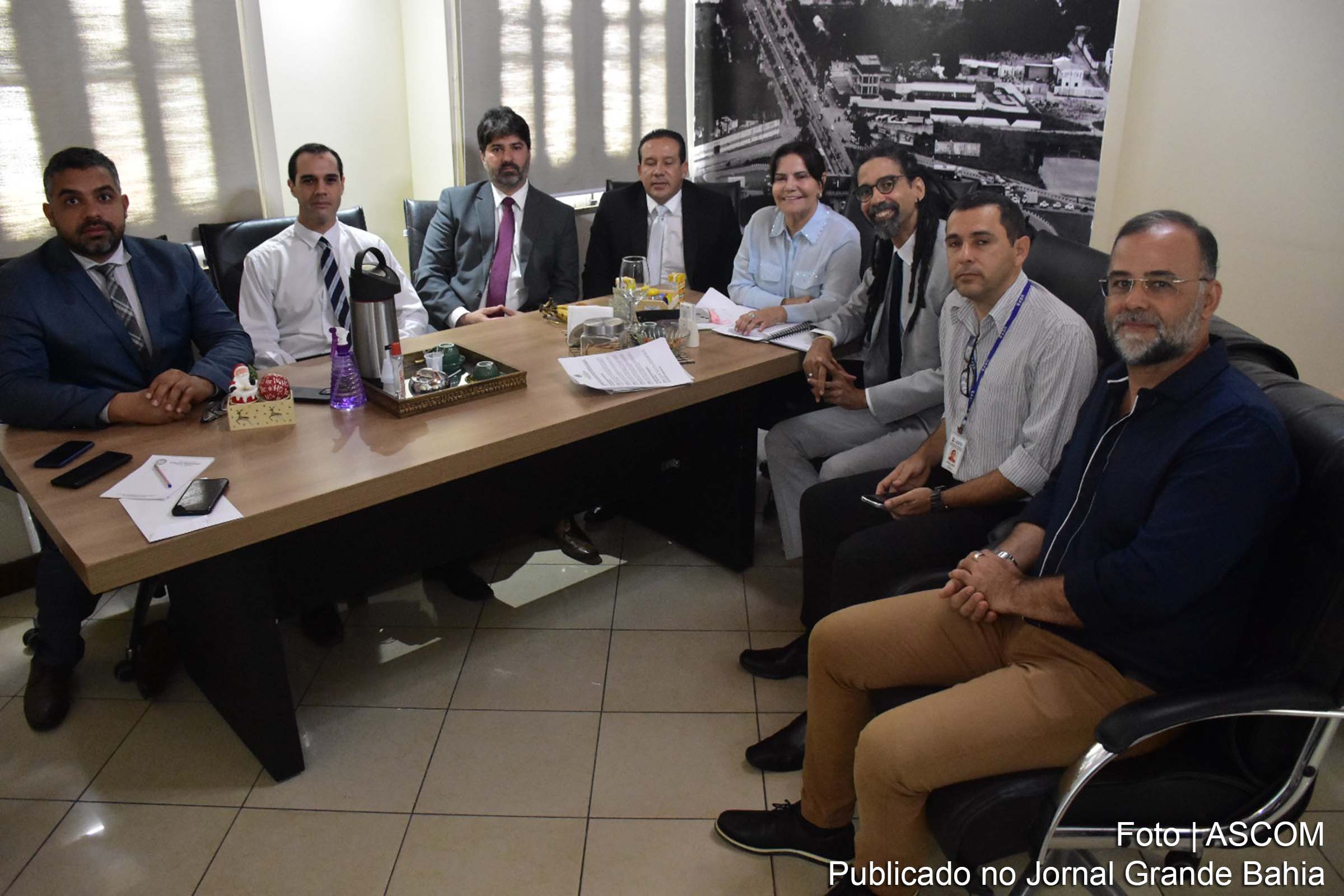 Técnicos do Centro de Documentação e Pesquisa da UEFS iniciam tratativas com a Câmara Municipal para o recebimento do acervo legislativo.