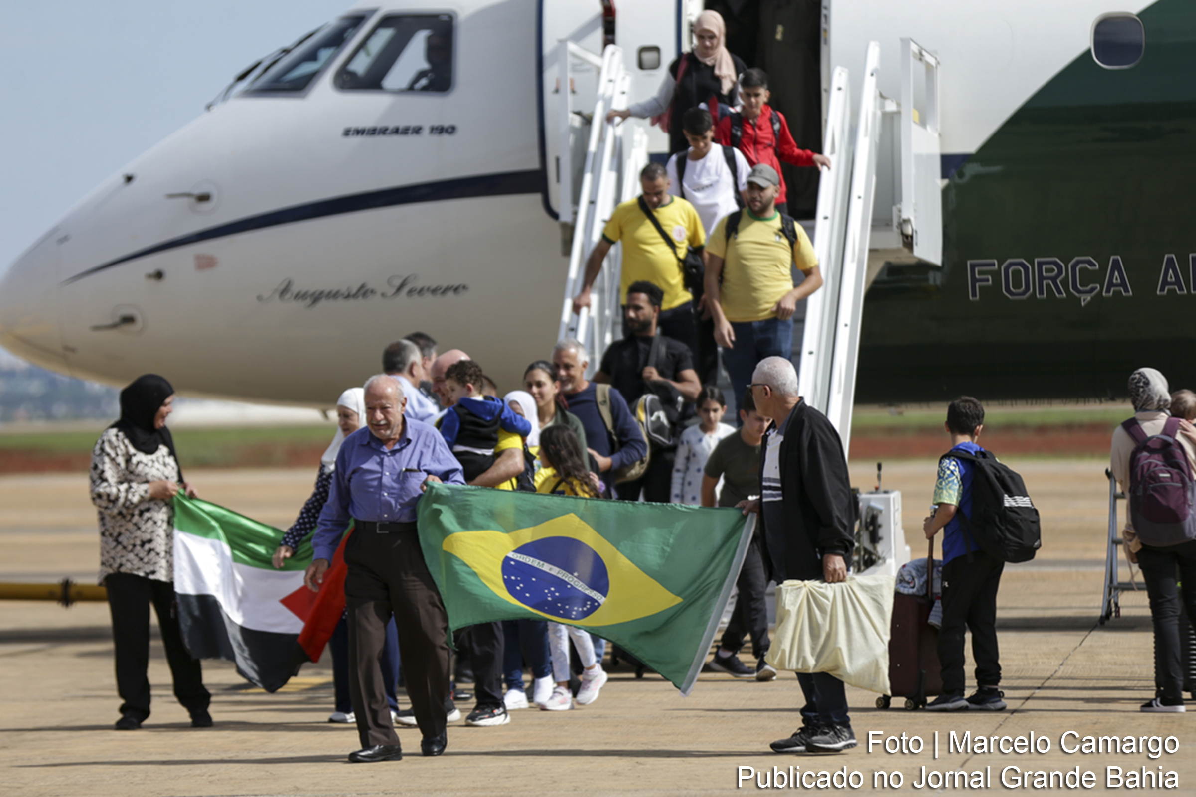 Brasileiros resgatados da Cisjordânia desembarcam em Brasília