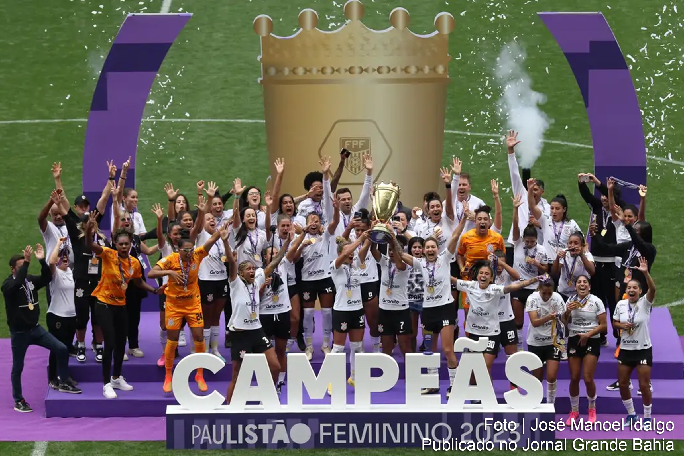 As Brabas e Gurias Coloradas celebram títulos estaduais em emocionantes finais.