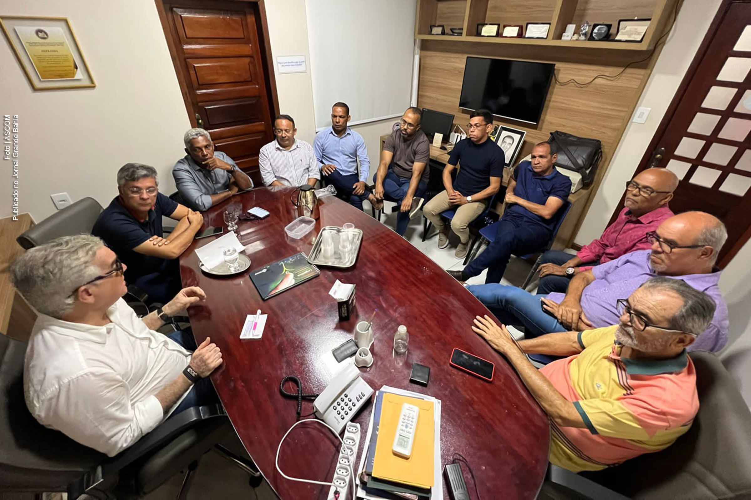 Deputado Zé Neto e líderes políticos debatem estratégias para as eleições de 2024 em Feira de Santana