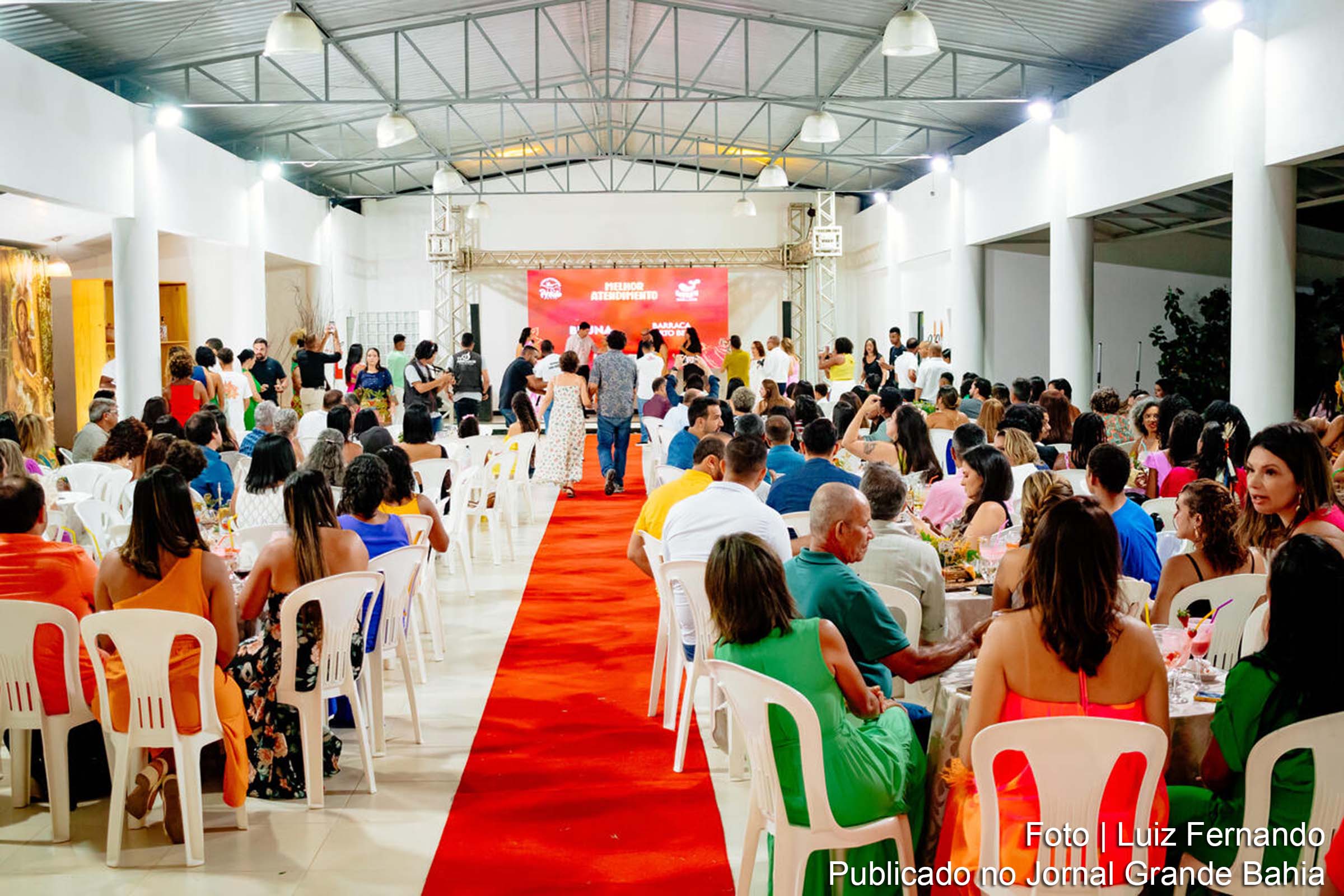 Festival gastronômico é um sucesso de público e econômico com pratos deliciosos e sustentabilidade em destaque.