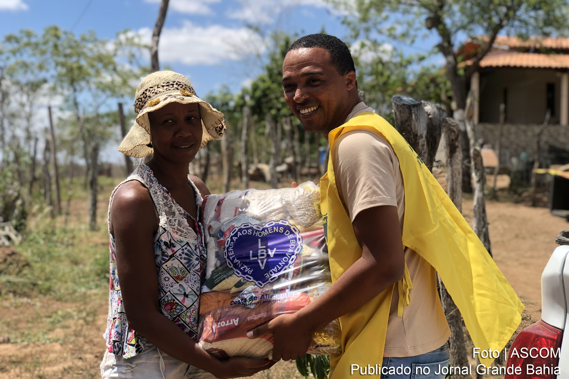 Em uma missão humanitária, a Legião da Boa Vontade (LBV) enfrenta os desafios do sertão baiano para distribuir cestas básicas e levar esperança às comunidades atingidas pela estiagem.