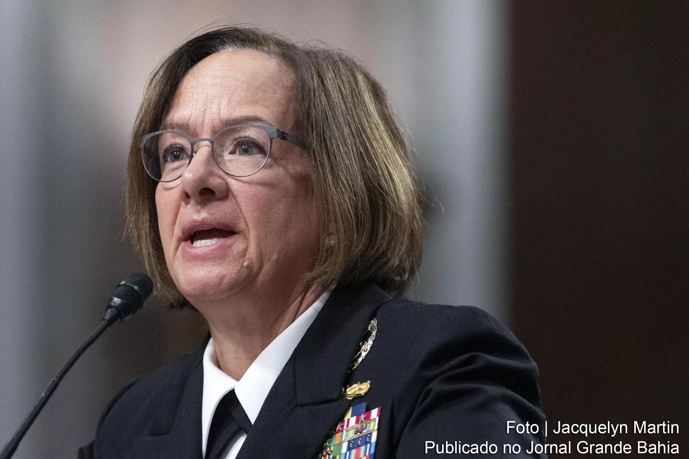 Almirante Lisa Franchetti, primeira mulher a chefiar um ramo militar do Pentágono, reforça a importância da dissuasão da China durante visita à Coreia do Sul.