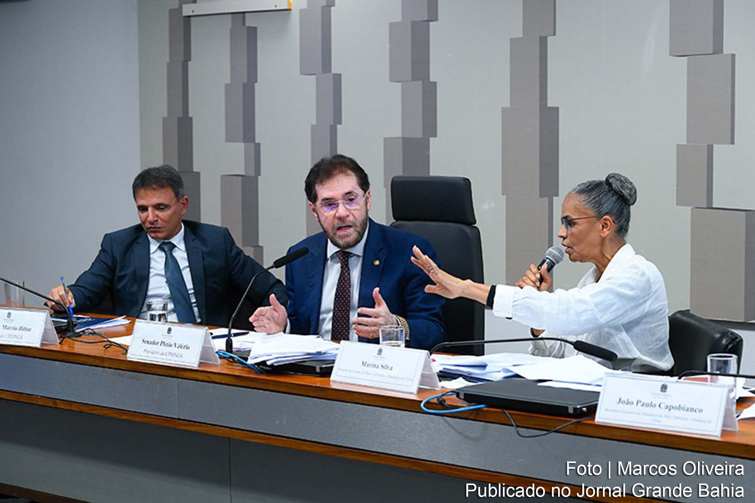 Ministra do Meio Ambiente enfrenta questionamentos de senadores sobre execução de recursos.
