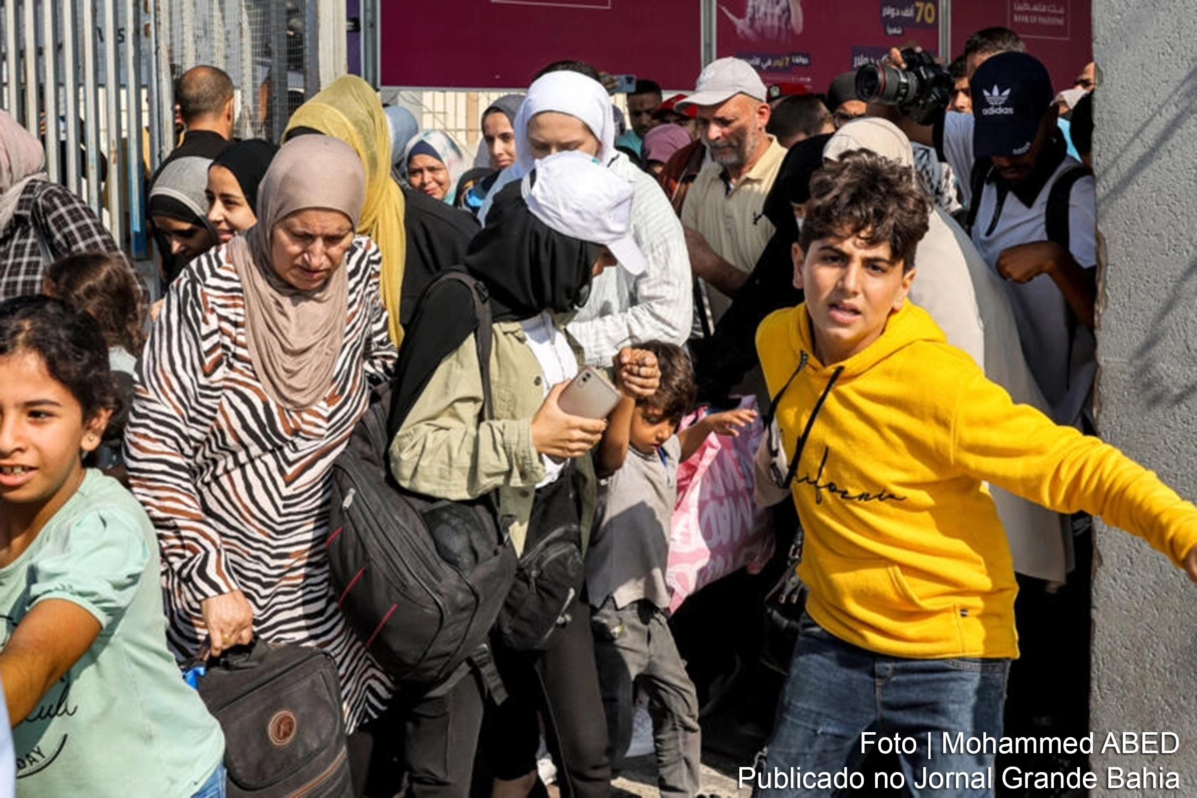 Desde o início do conflito, em 7 de outubro, cerca de 250 caminhões já cruzaram a fronteira.