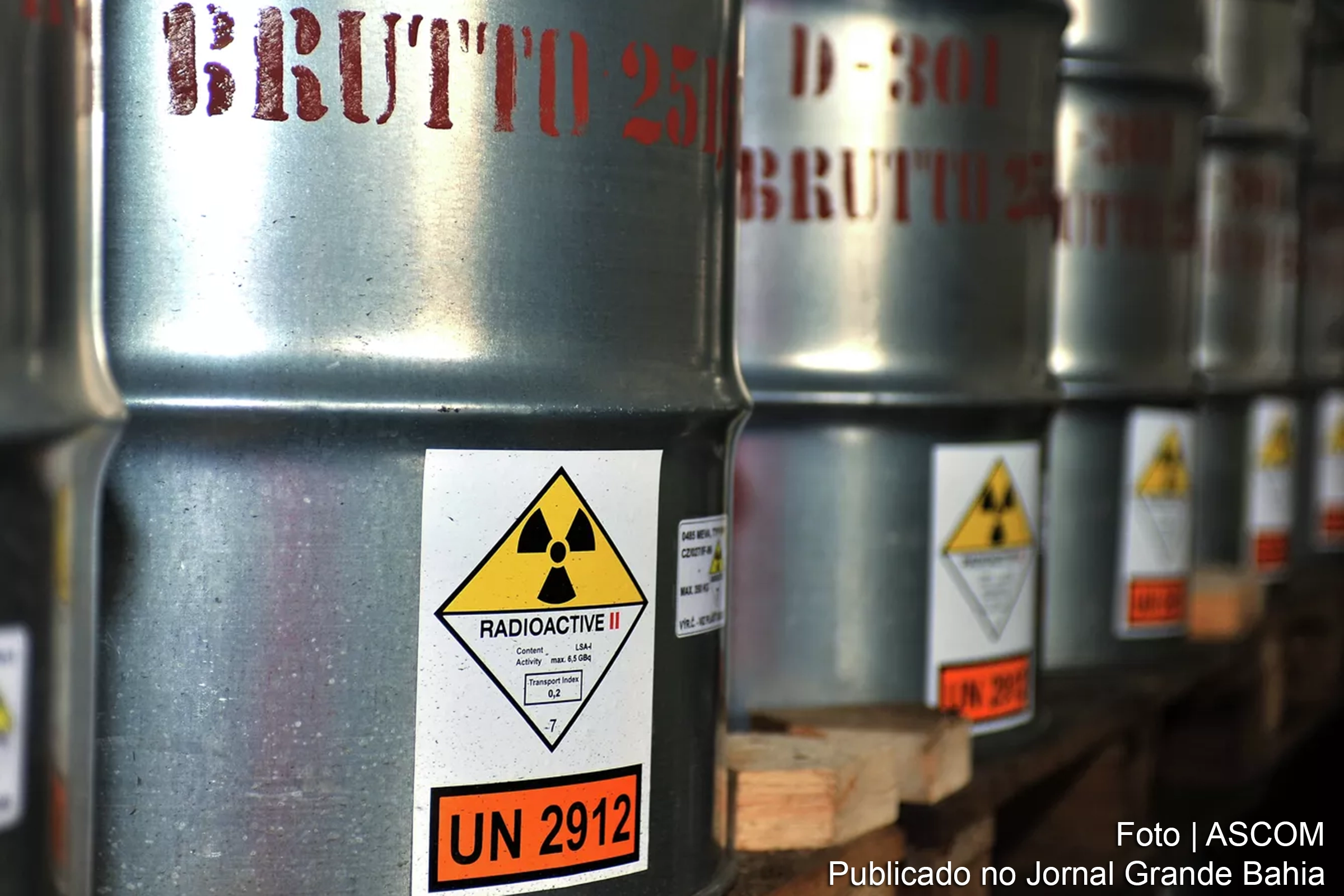 Aumento do preço do urânio é impulsionado por fatores como tensões geopolíticas e demanda crescente.