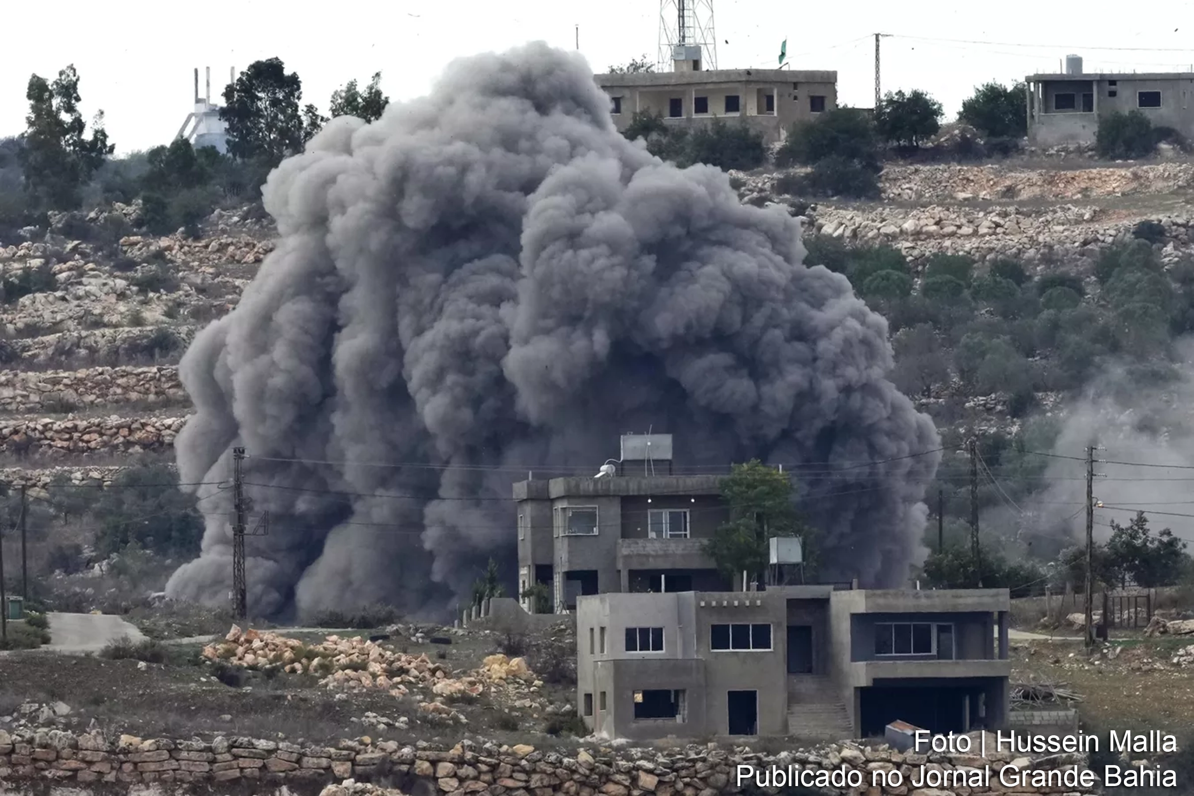 Conflito em Gaza se intensifica, atingindo diretamente jornalistas e trabalhadores da mídia palestina.