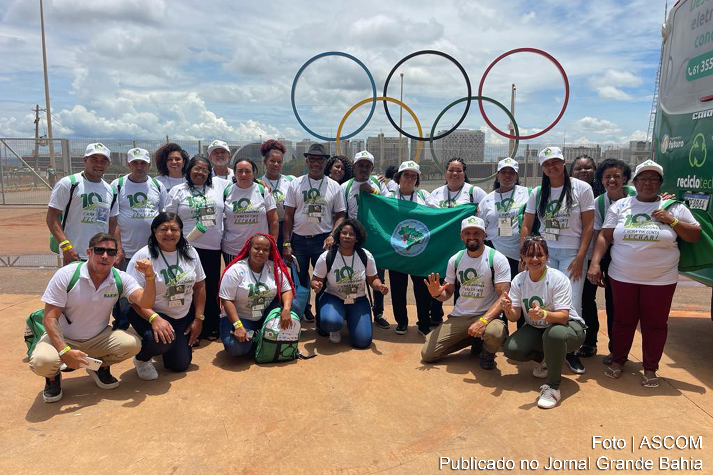 Representantes de cooperativas, associações e autônomos participam do evento, discutindo desafios e construindo estratégias para a valorização do trabalho dos catadores de materiais recicláveis.