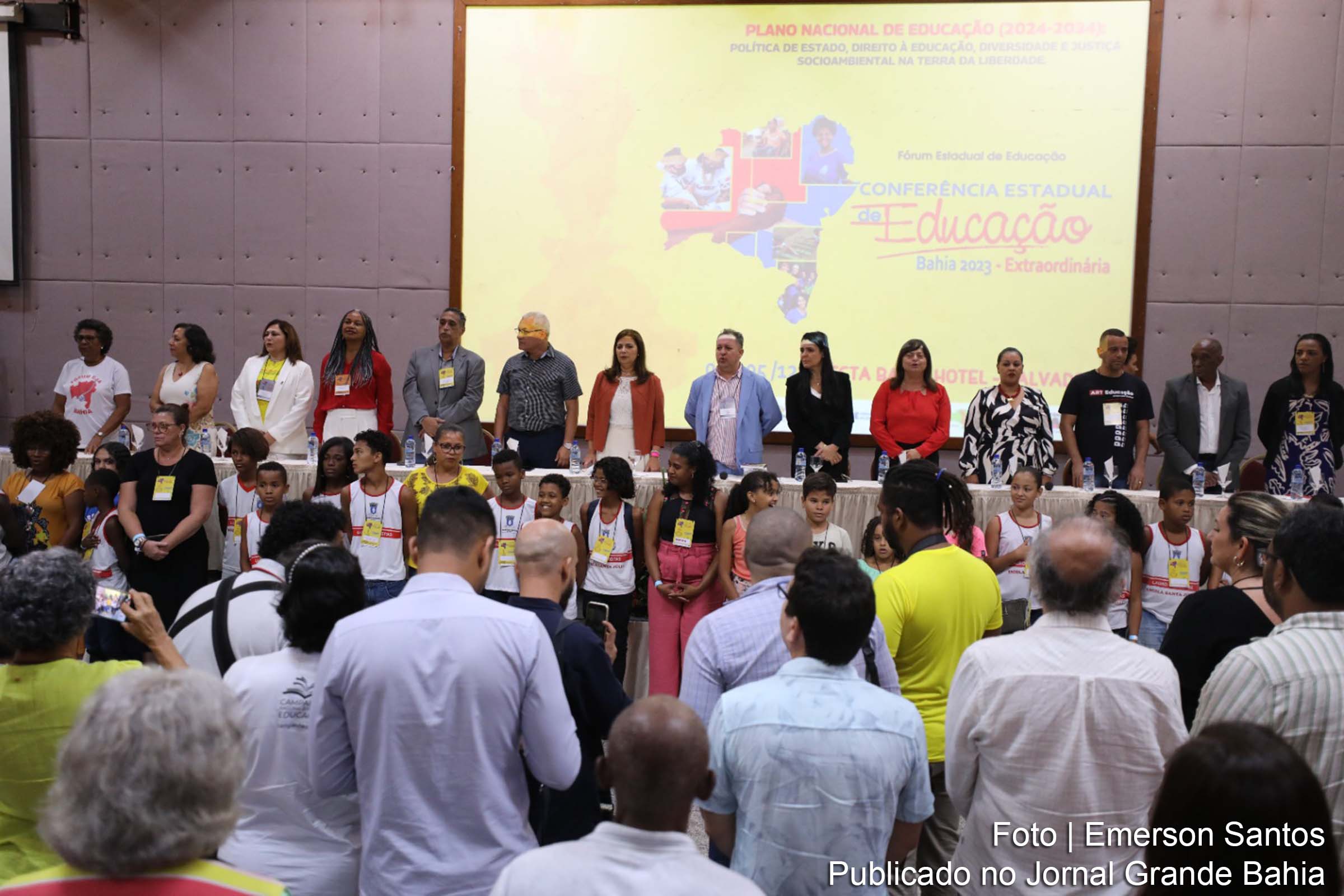 Conferência Estadual da Educação reúne 1,5 mil educadores em Salvador para debater o futuro da educação na Bahia