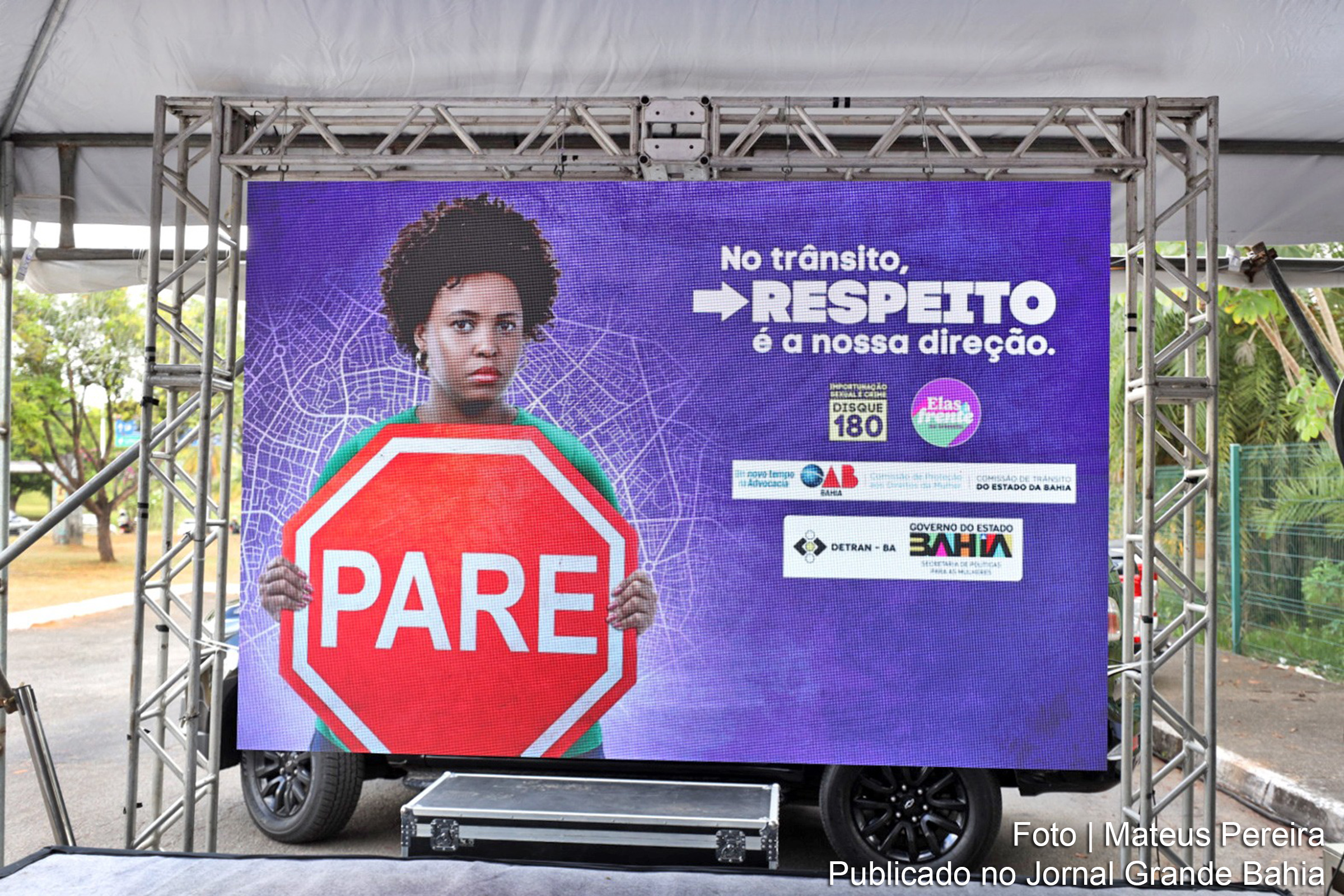 'Elas à frente no trânsito' busca conscientizar e capacitar agentes públicos para combater a importunação sexual no transporte público.