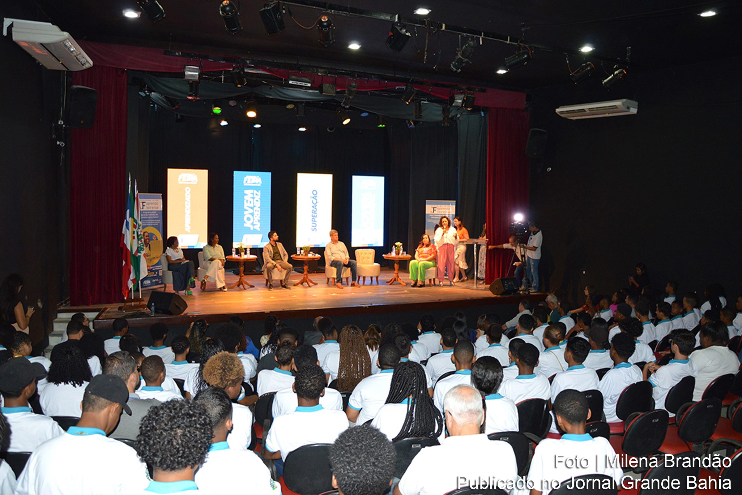 Estudantes selecionados para o Jovem Aprendiz de Feira de Santana recebem boas vindas ao programa