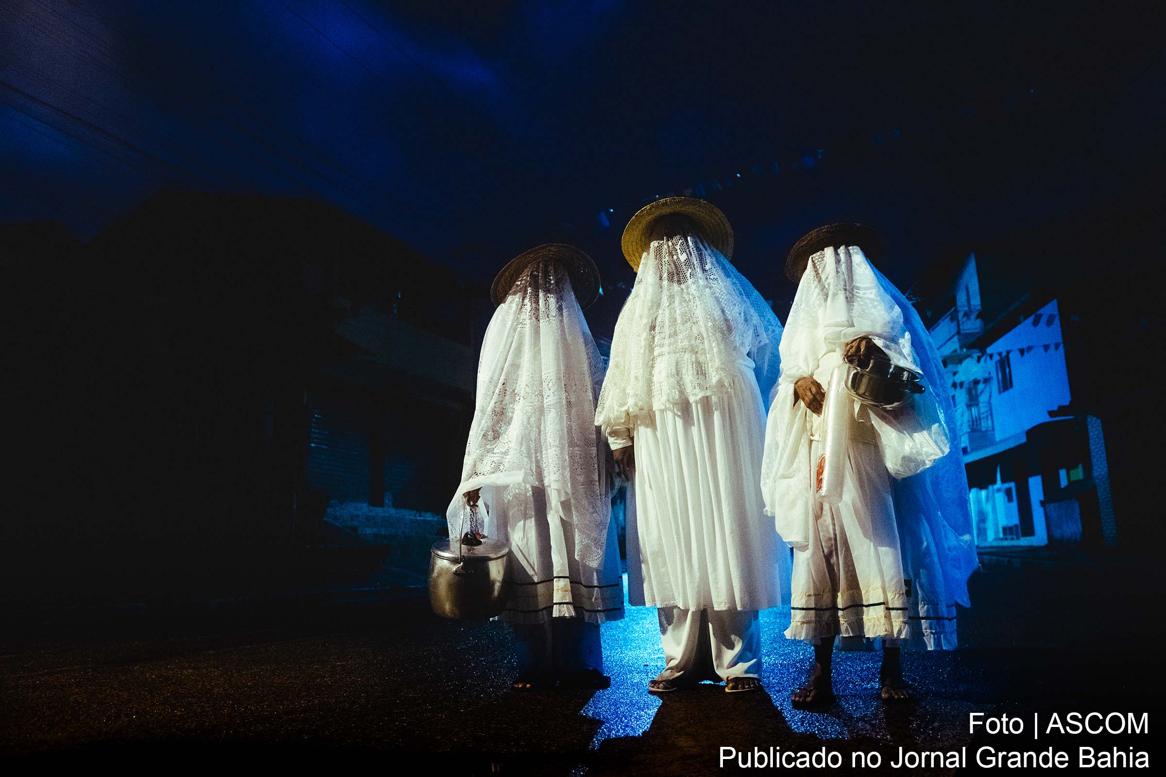Museu de Arte da Bahia recebe a 9ª edição do Prêmio Nacional de Fotografia Pierre Verger, destacando ensaios premiados e trabalhos selecionados.