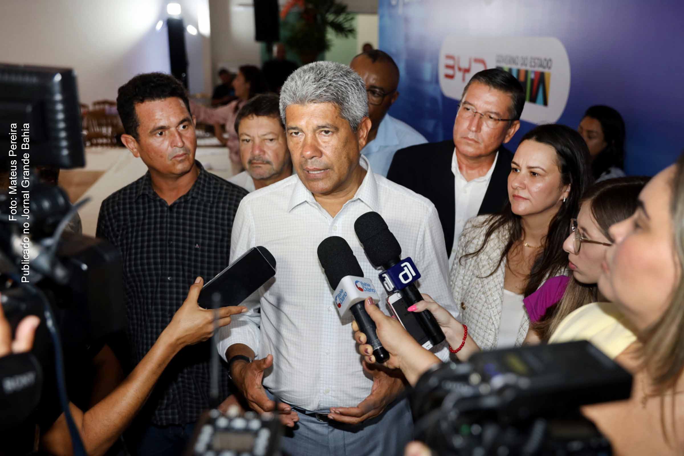 Governador da Bahia, Jerônimo Rodrigues, e CEO da ALZ Grãos, Maurício Hardman, anunciam projeto de fábrica de etanol de milho durante reunião em Brasília.