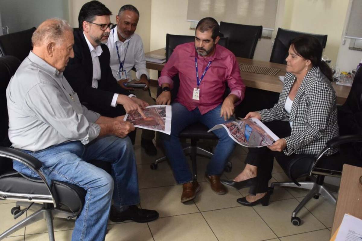 Dirigentes do SENAI, João Baptista Ferreira e Antonyony Santana, recebidos pela presidente da Câmara Municipal vereadora Eremita Mota.