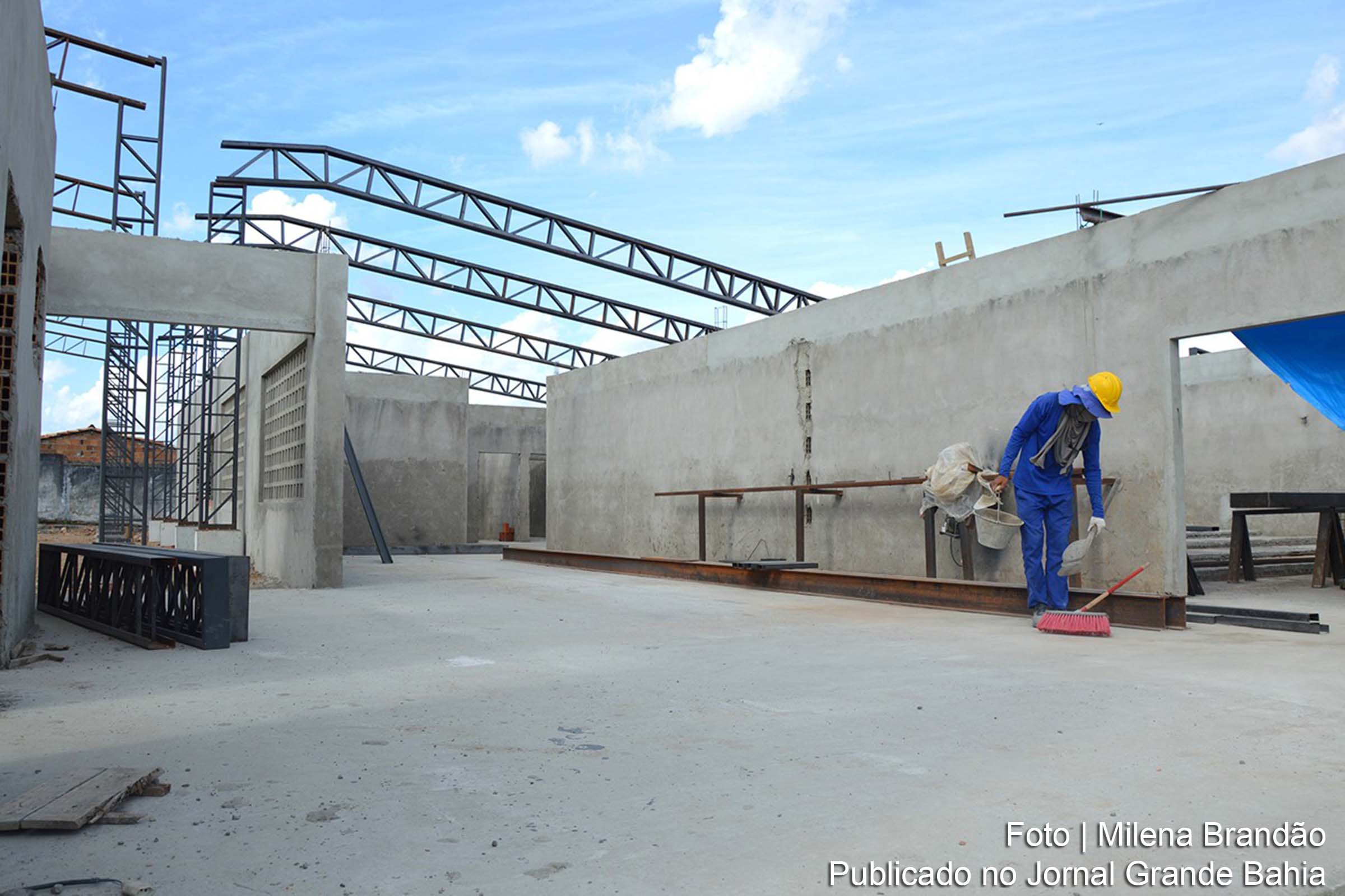 A construção da Escola Municipal Colbert Martins da Silva, em Jaguara, apresenta avanços significativos, prometendo ampliar a capacidade de atendimento para 480 estudantes.