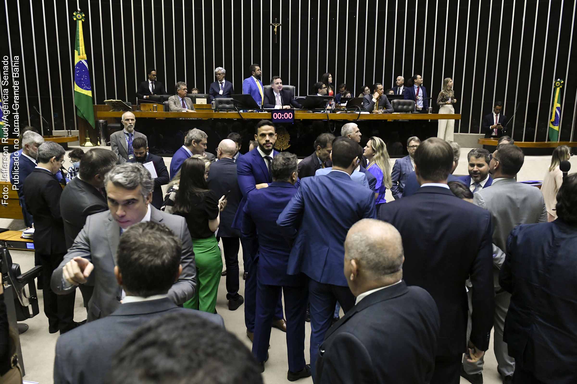 Acordo entre parlamentares governistas e de oposição resulta na rejeição de vetos presidenciais à Lei 14.689/2023, que redefine regras em disputas tributárias, incluindo o Conselho Administrativo de Recursos Fiscais (Carf).