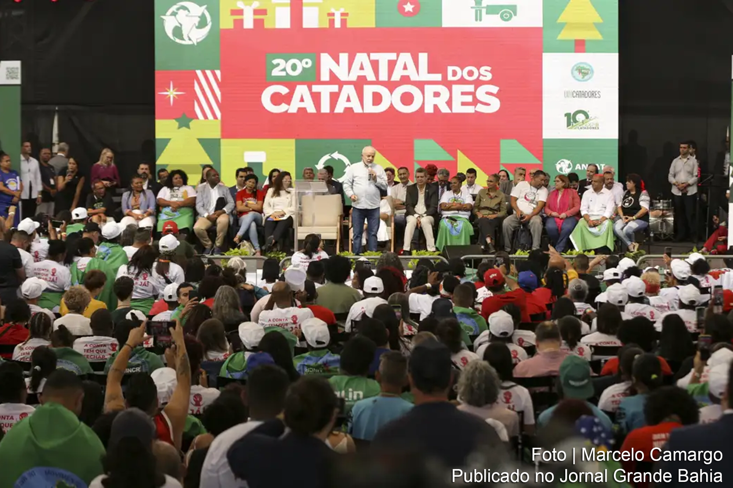Durante evento em Brasília, Lula declara que prédios inativos serão convertidos em habitações para quem mais precisa.