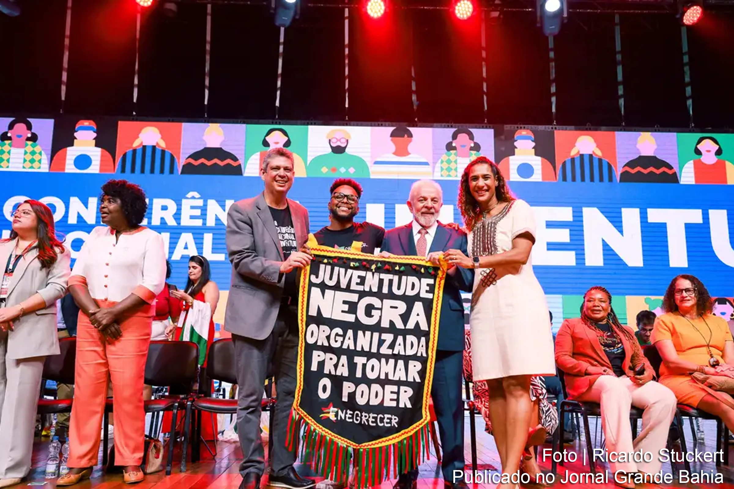 Presidente Lula participa da abertura da conferência e destaca a importância do diálogo e engajamento político dos jovens brasileiros.