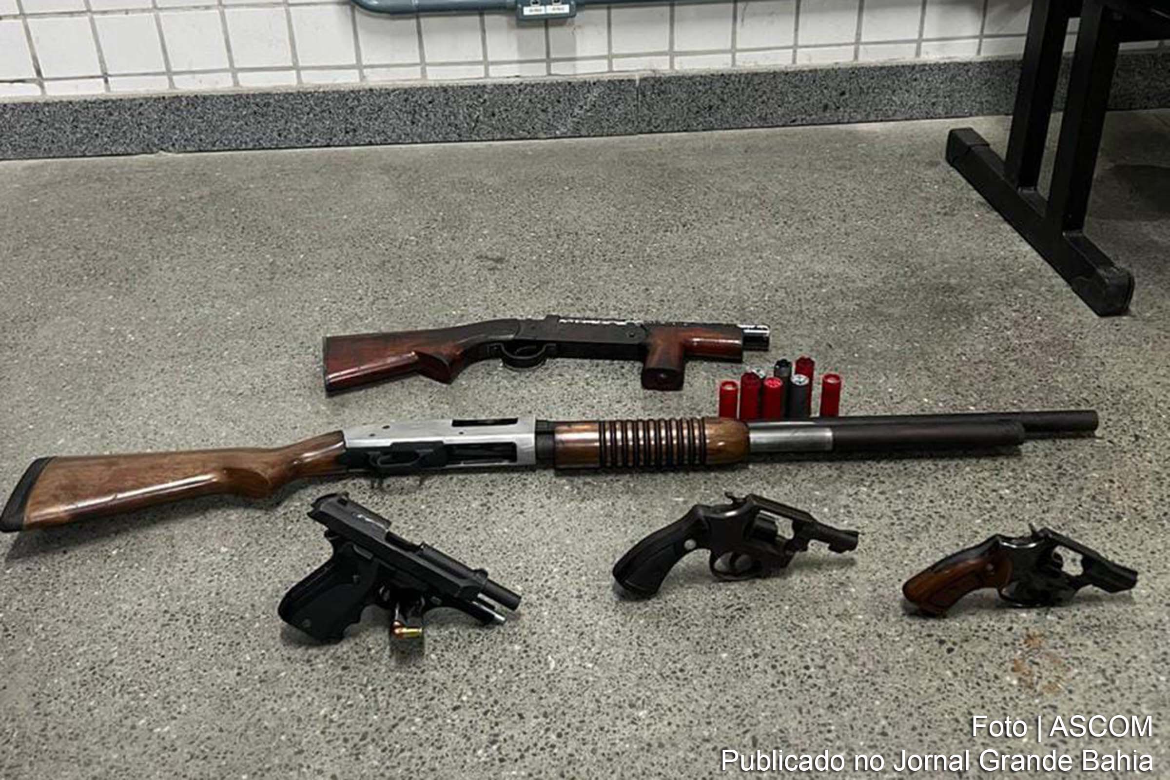 Operação da Cipe Central resulta em confronto, deixando suspeitos feridos e apreensão de armas de fogo.