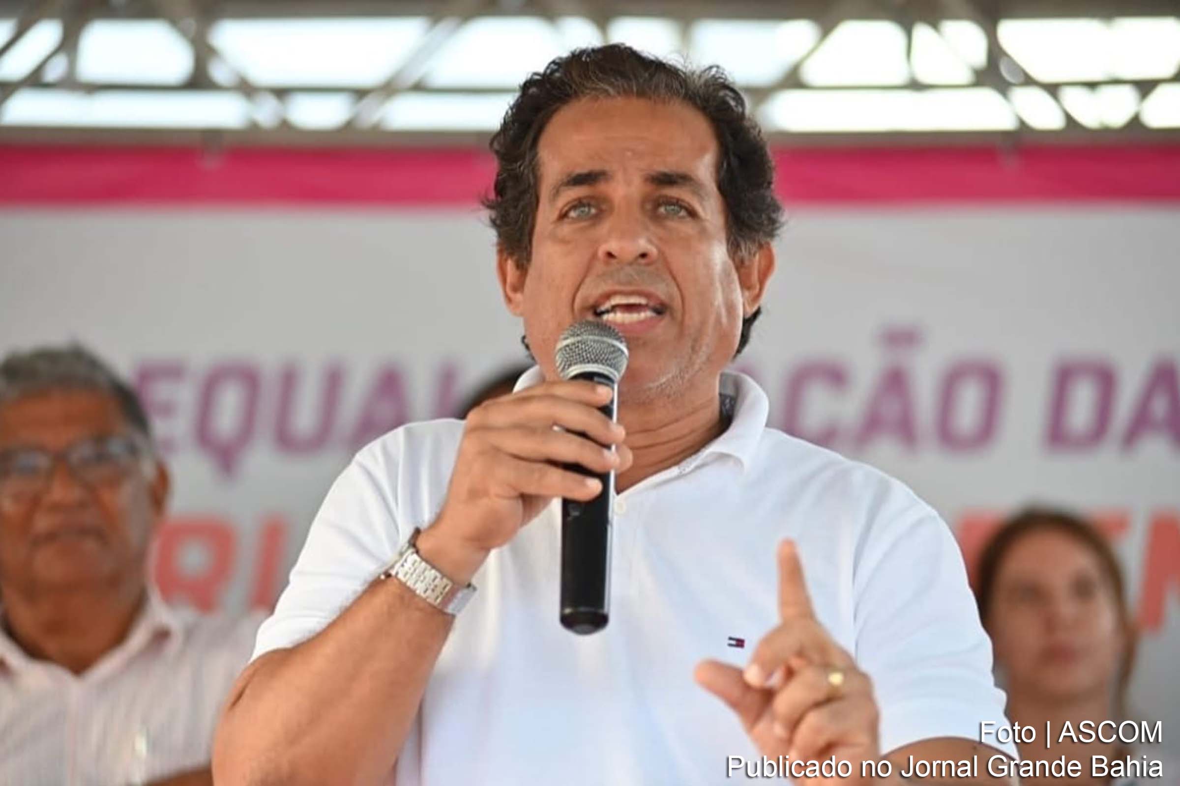 Ex-prefeito de Santo Amaro, Ricardo Machado (PT), comemora aprovação unânime de suas contas de campanha pelo Tribunal Regional Eleitoral.